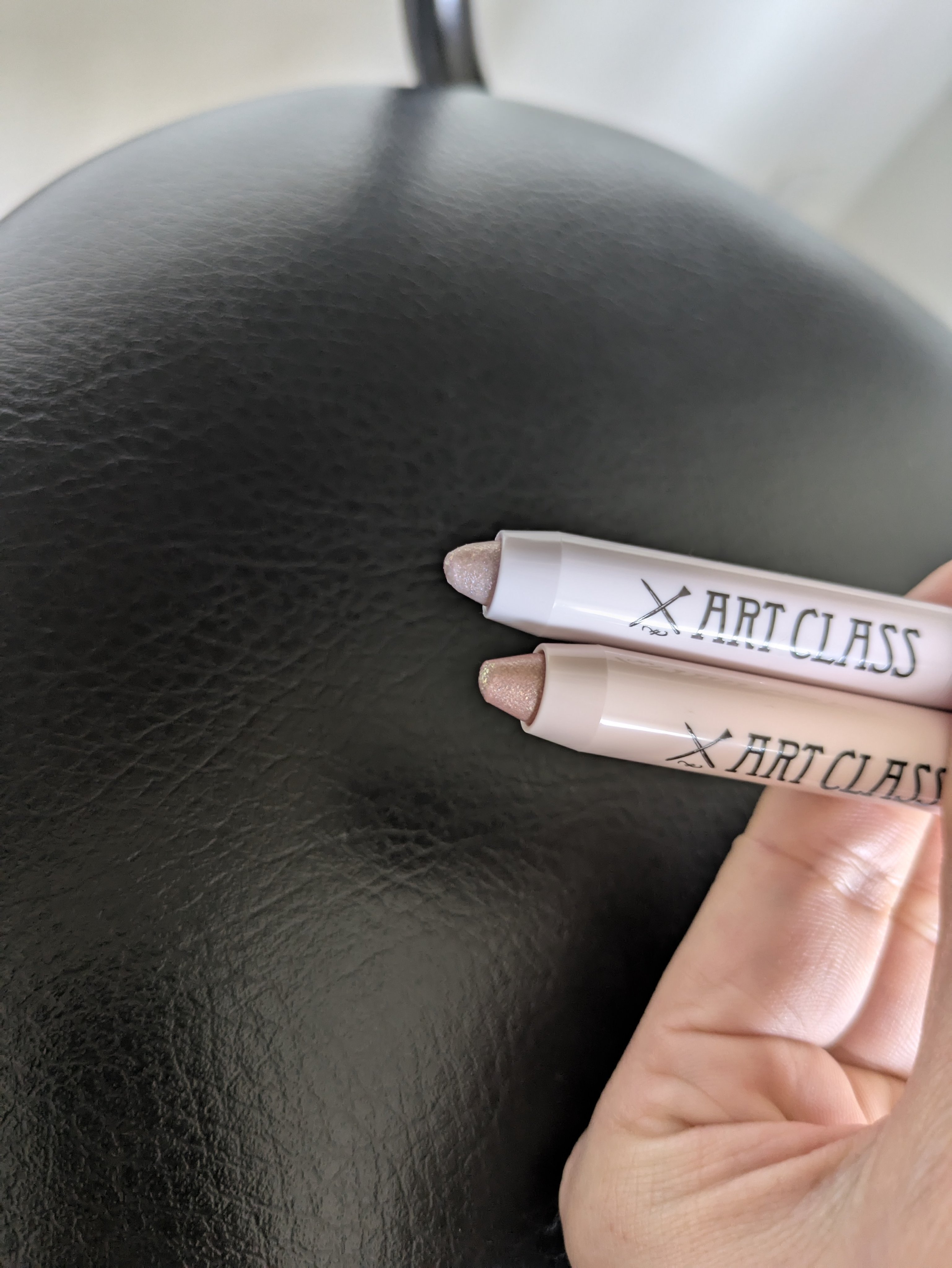 アートクラス アイグリッツ/too cool for school/スティックアイシャドウを使ったクチコミ（2枚目）