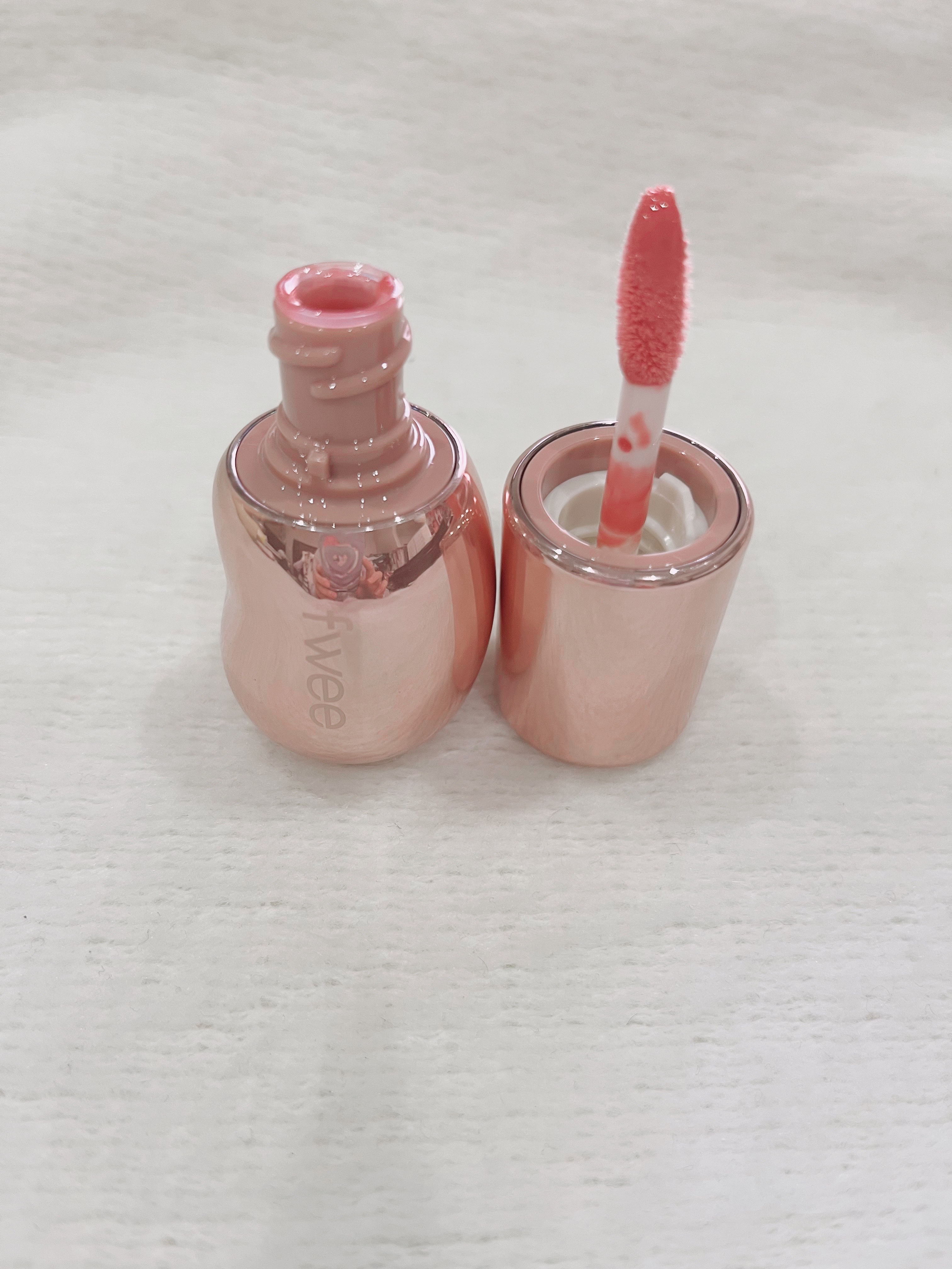 フィー 3Dボリューミンググロス/fwee/リップグロスを使ったクチコミ（2枚目）