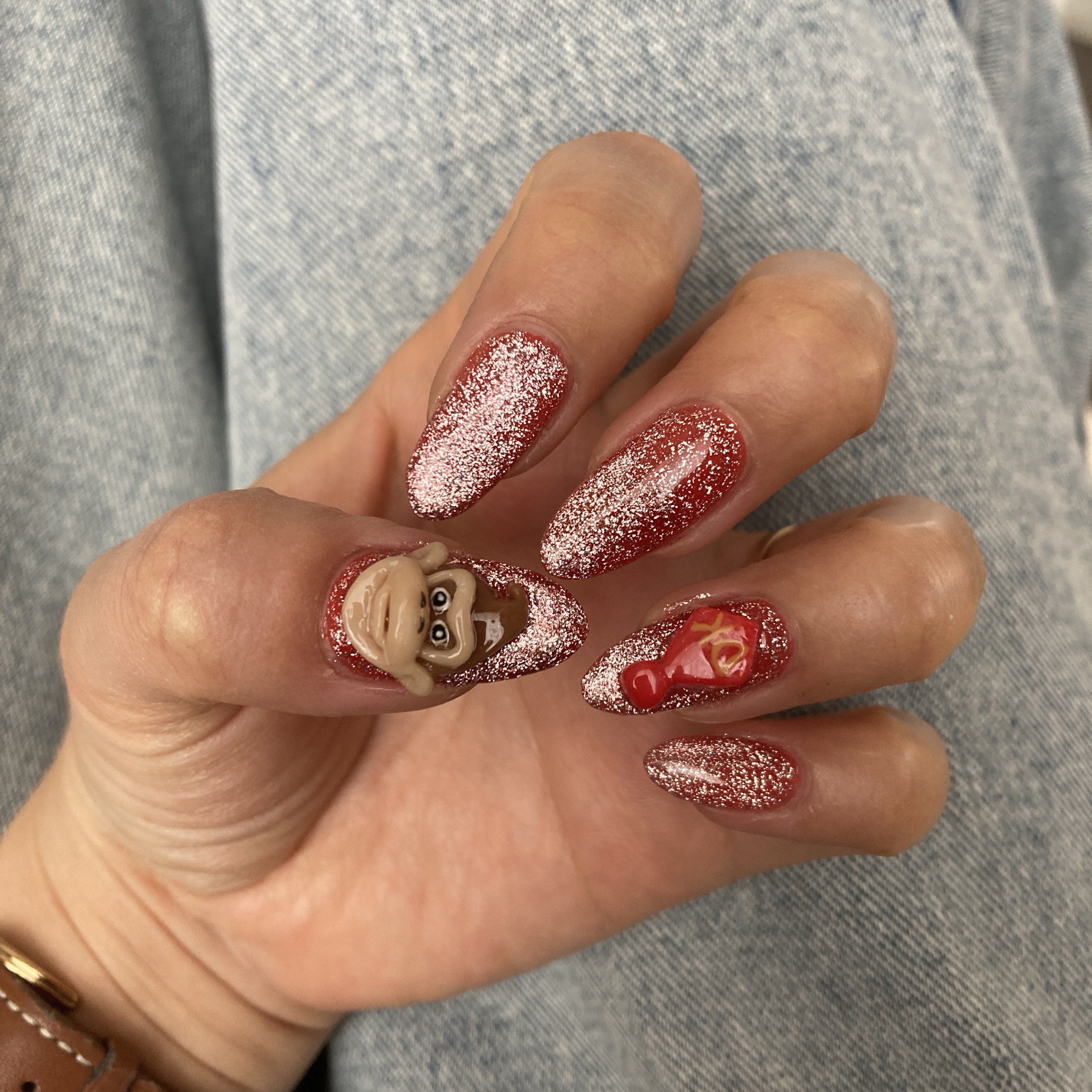 ドンキーネイル🫶

顎が変になっちゃったけど
顔の上半身は初心者にしては
上出来👏自画自賛👏
