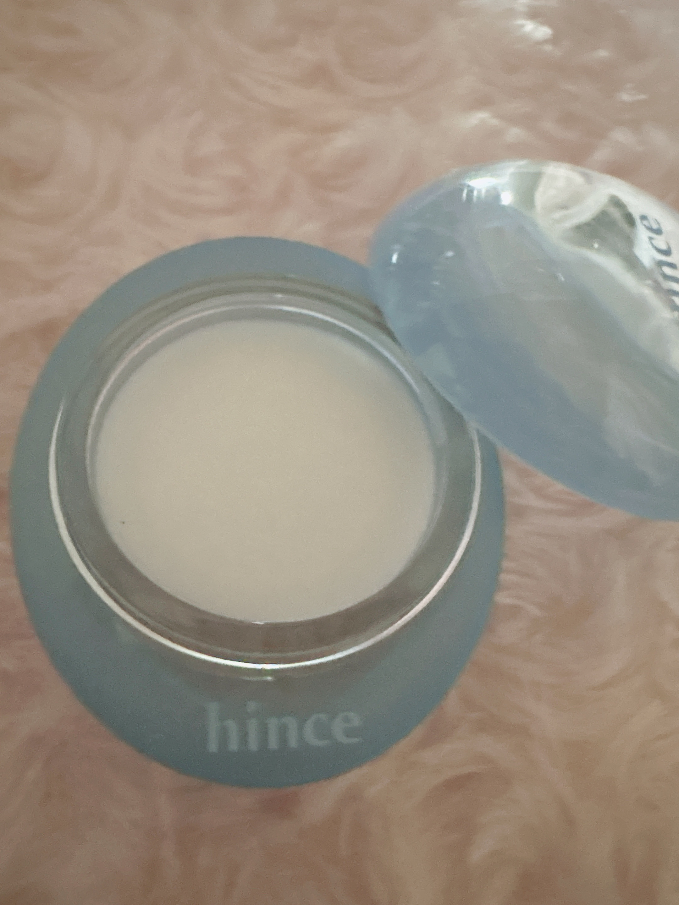 ロウグロウデューイーボール/hince/リップバームを使ったクチコミ（2枚目）