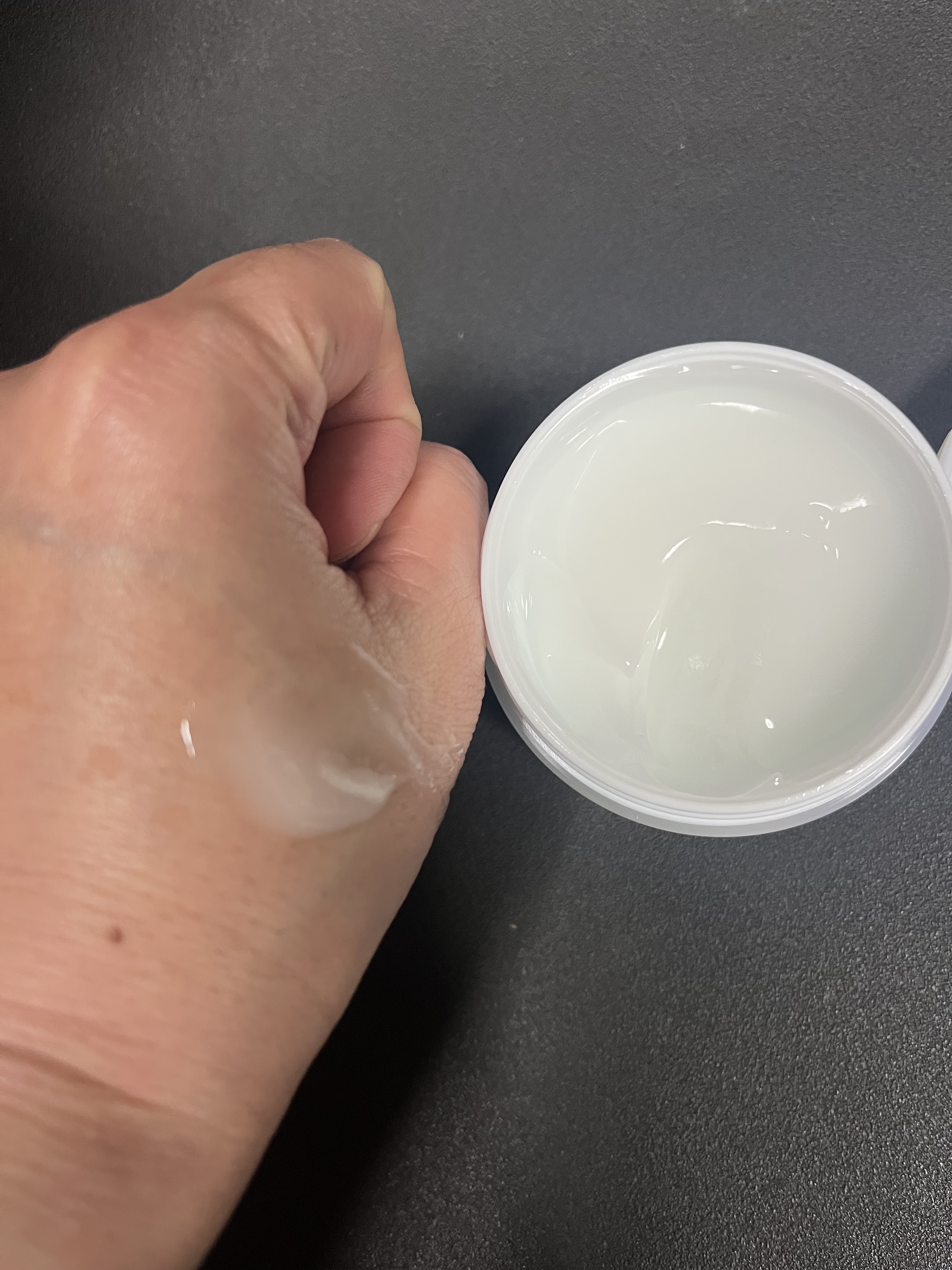 スパ＆ミネラル エッセンス ジェル/IONA/フェイスクリームを使ったクチコミ（2枚目）