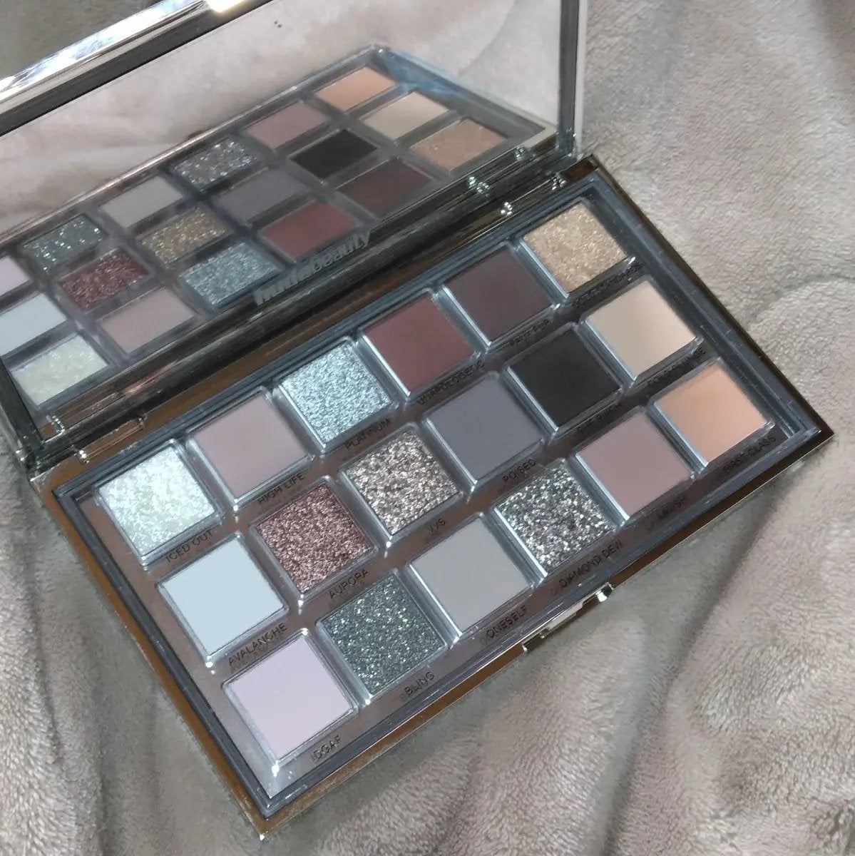 試してみた】ICY NUDE eyeshadow palette Huda Beautyのリアルな 試してみた】ICY NUDE eyeshadow palette Huda Beautyのリアルな