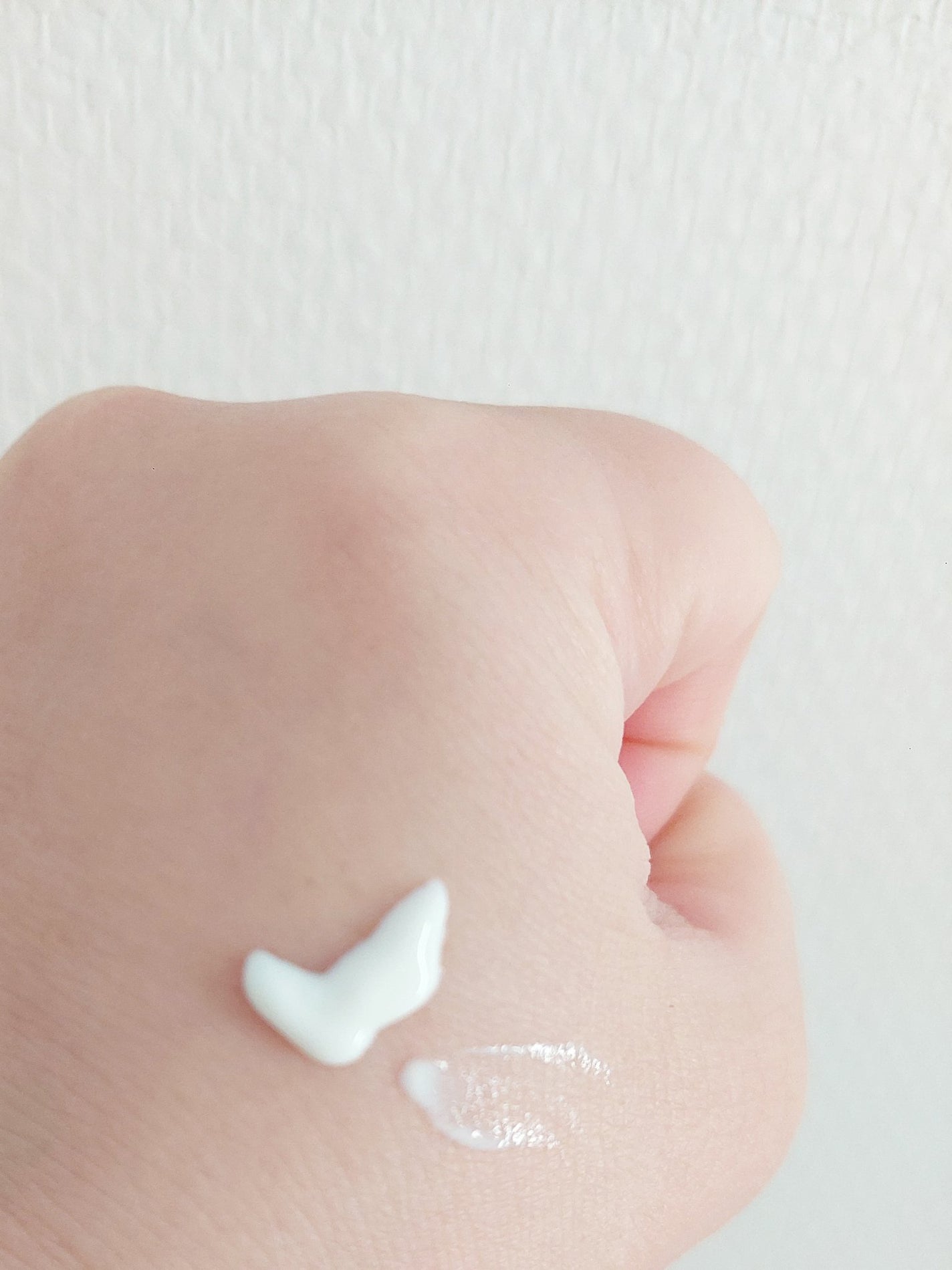 puni on LIPS 「ヒアルーシカウォーターフィットサンセラムツヤ肌UV美容液ヒアル..」(6枚目)