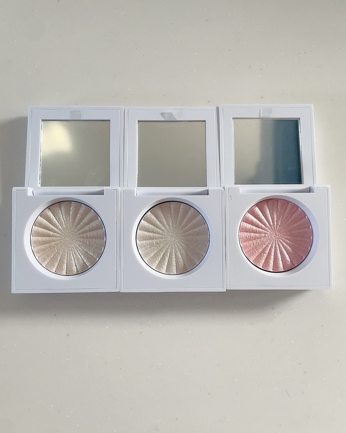 OFRA mini Highlighter/Ofra Cosmetics/パウダーハイライトを使ったクチコミ（3枚目）