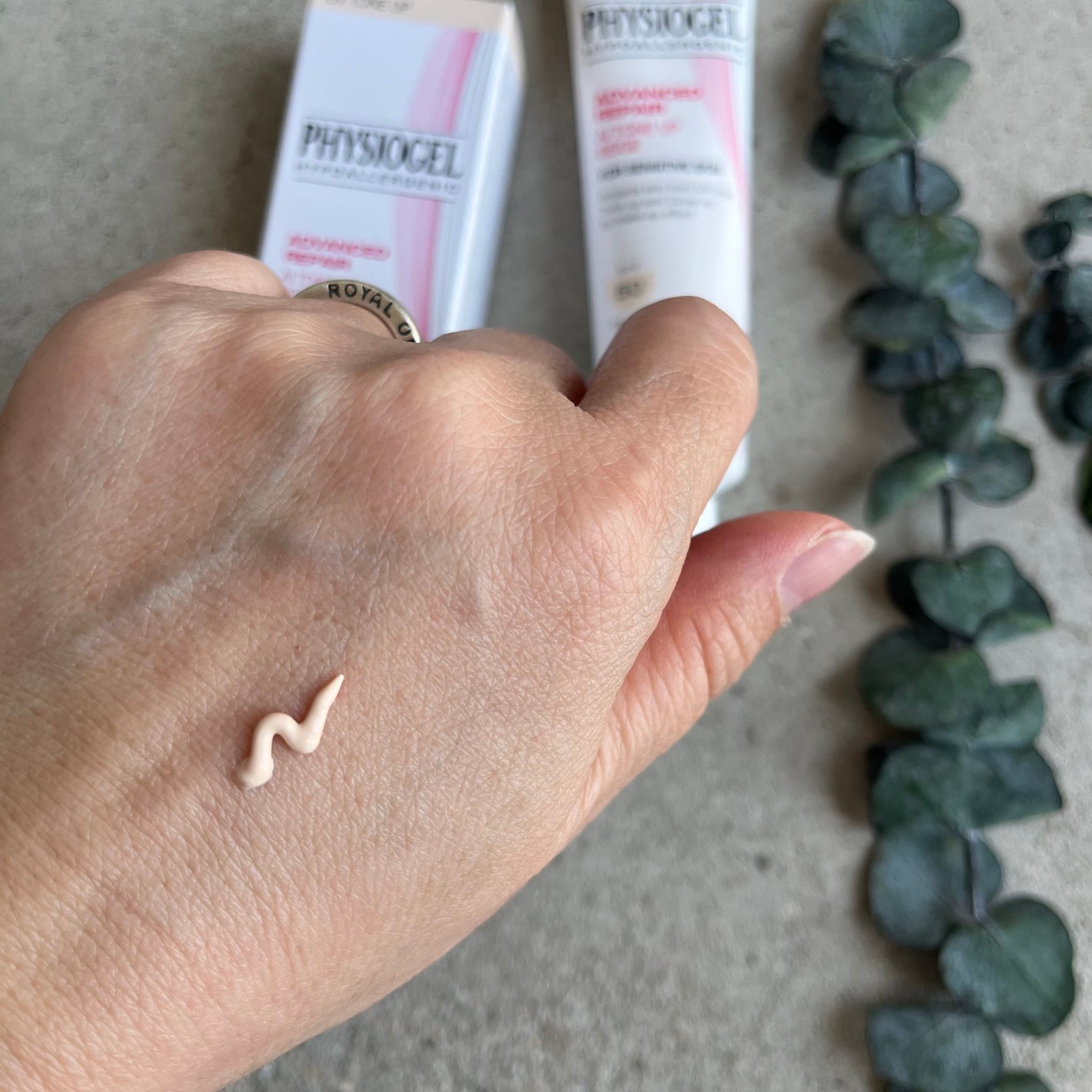 アドバンスドリペア AIトーンアップ ベージュ/PHYSIOGEL/日焼け止めクリームを使ったクチコミ(2枚目)