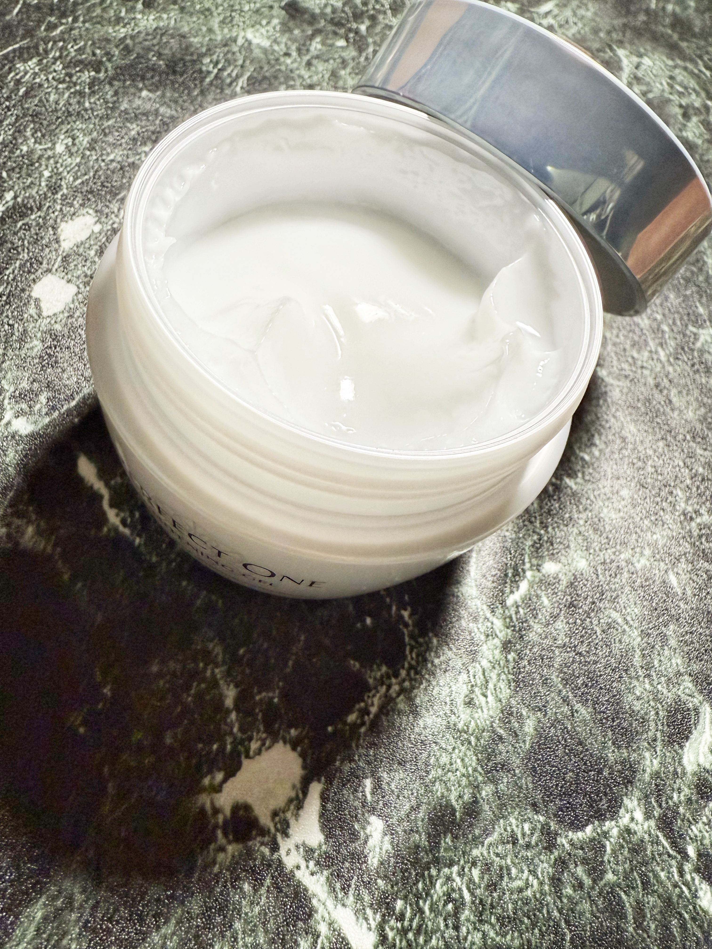 パーフェクトワン 薬用ホワイトニングジェル/パーフェクトワン/オールインワン化粧品を使ったクチコミ（2枚目）