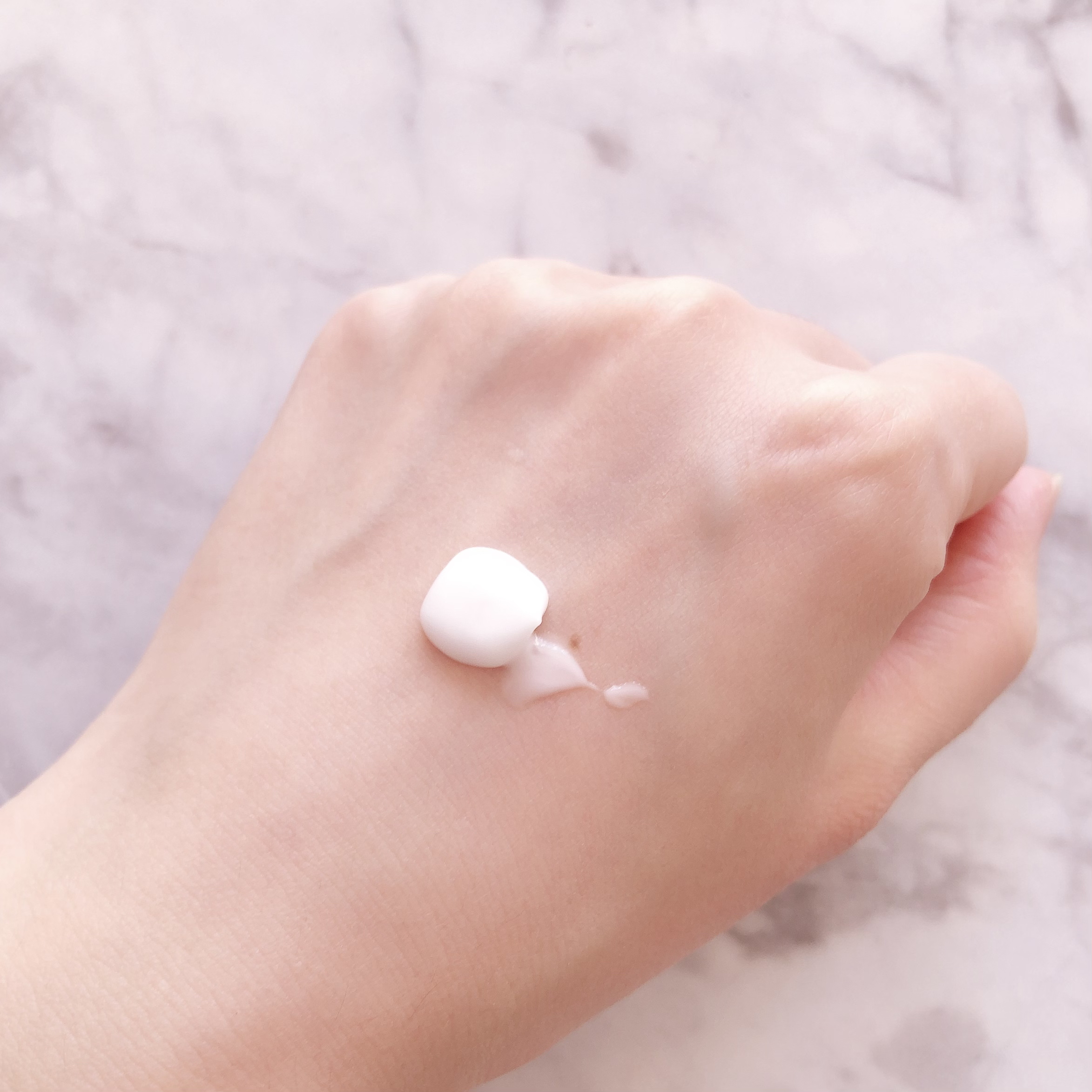 バイブラント ラディアンス　アロマミルク/ジョンソンボディケア/ボディミルクを使ったクチコミ（3枚目）