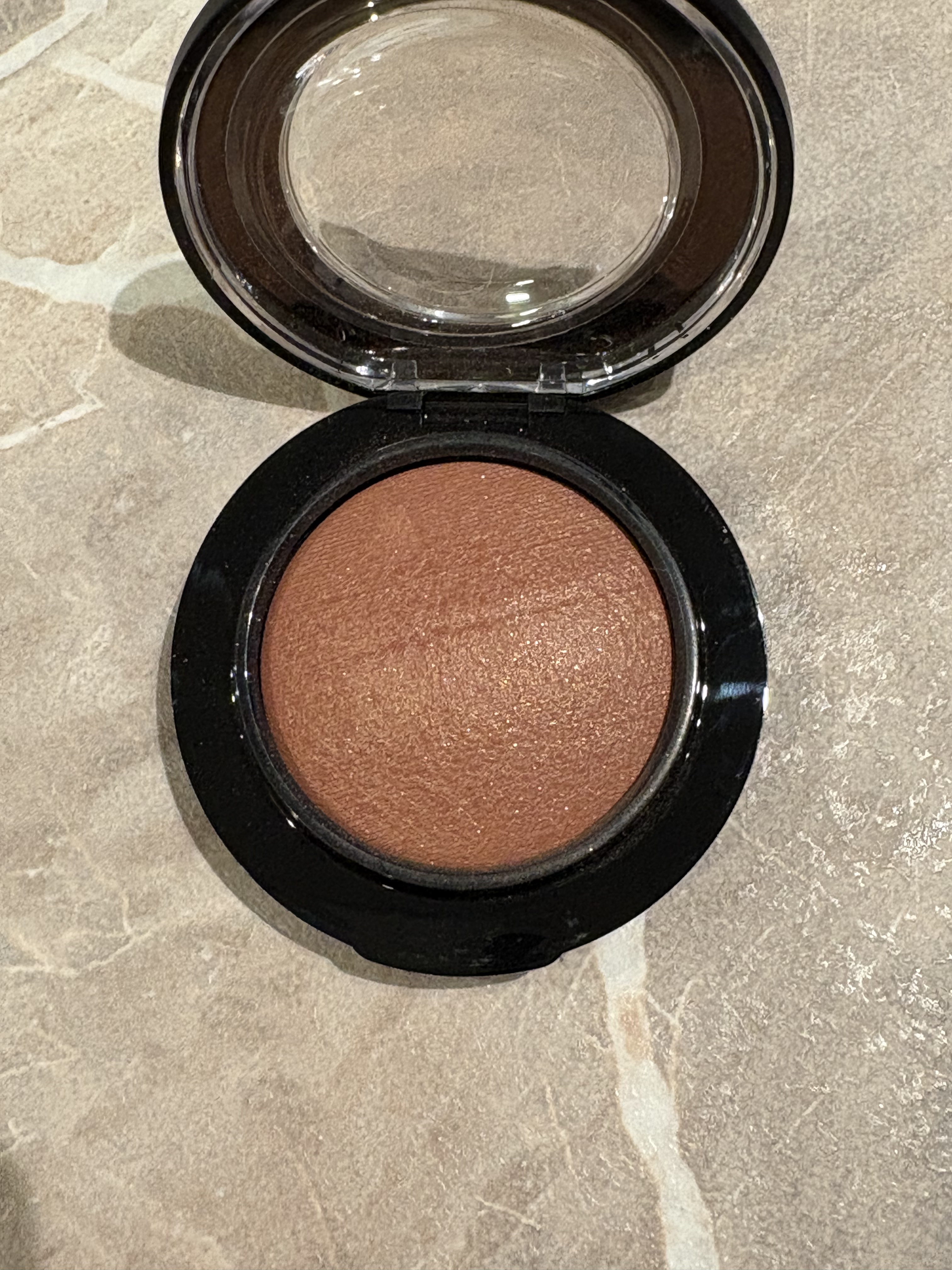 M·A·C ミネラライズ ブラッシュ ラブジョイ/M・A・C/パウダーチークを使ったクチコミ（2枚目）