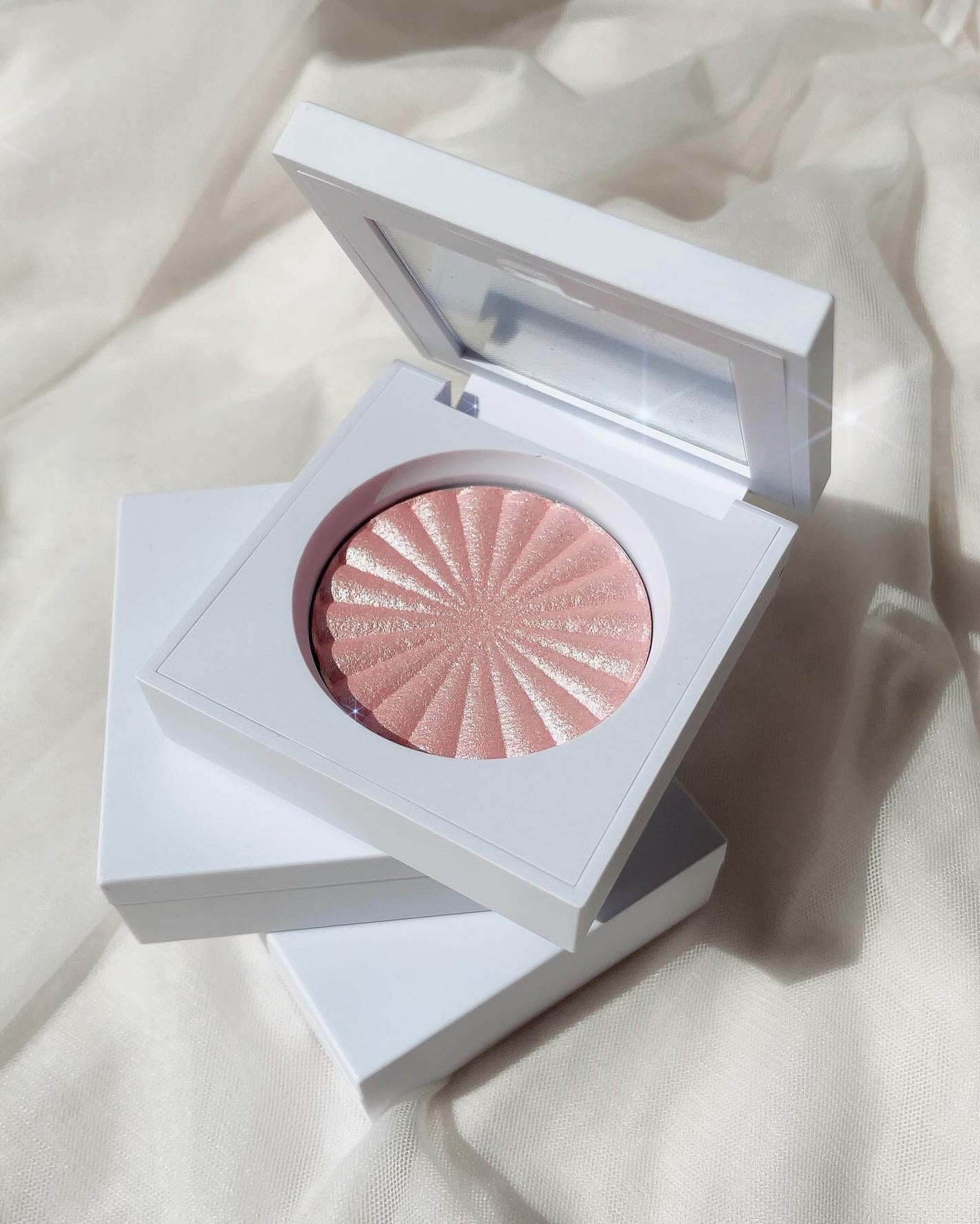 OFRA mini Highlighter/Ofra Cosmetics/パウダーハイライトを使ったクチコミ(4枚目)