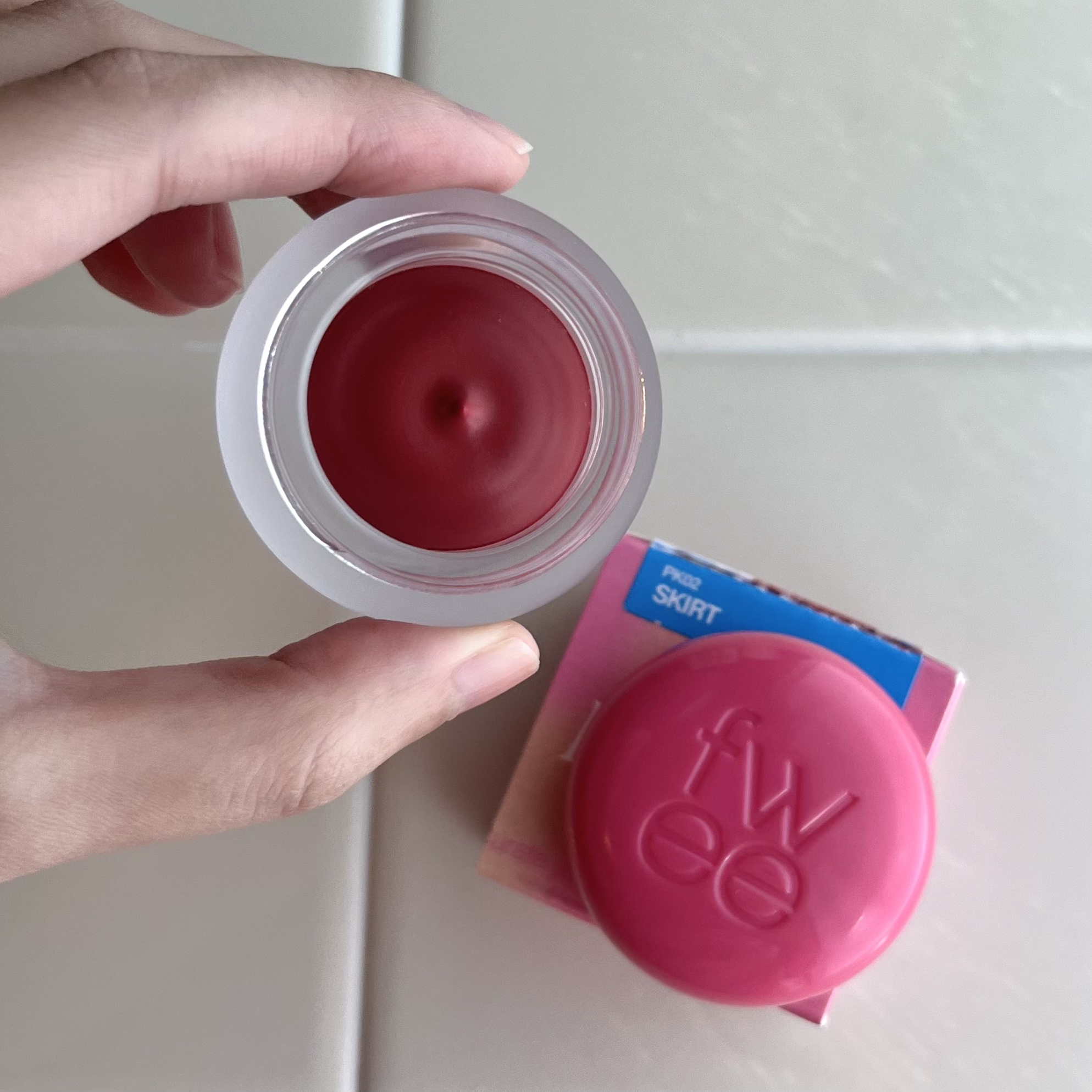 リップアンドチーク ブラーリープリンポット/fwee/口紅を使ったクチコミ（3枚目）