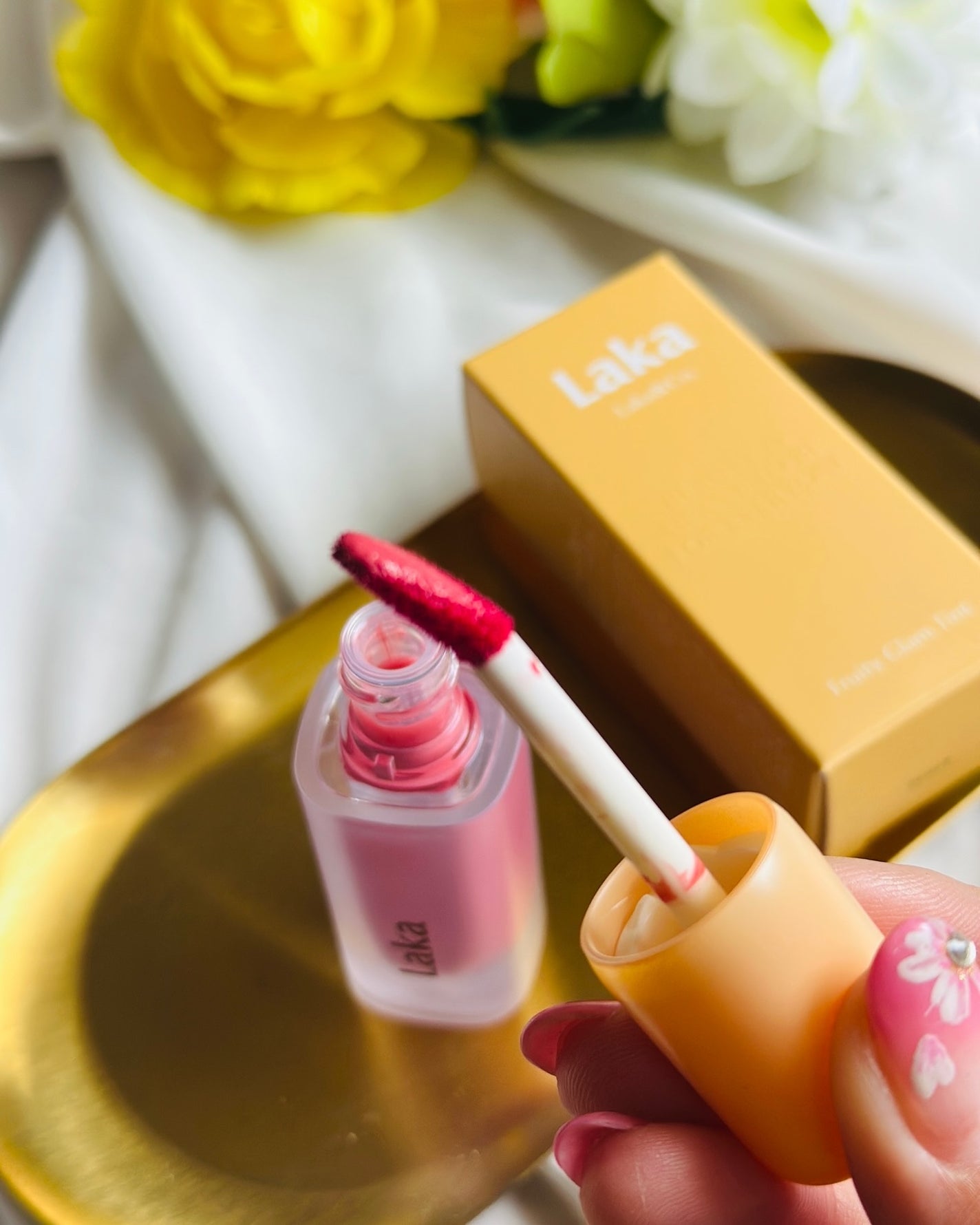 ばにら on LIPS 「ずっと気になっていた、#lakaのフルーティグラムティント(1..」(6枚目)