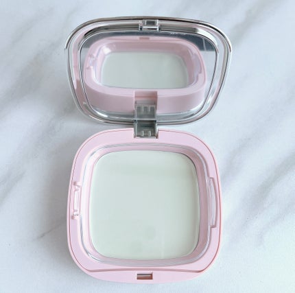 ウォーターカラーペタルパウダーパクト/Tooq/プレストパウダーを使ったクチコミ(3枚目)