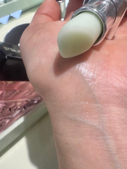 リップ バーム オプティマイジング ケア/PRADA BEAUTY/リップバームを使ったクチコミ(4枚目)