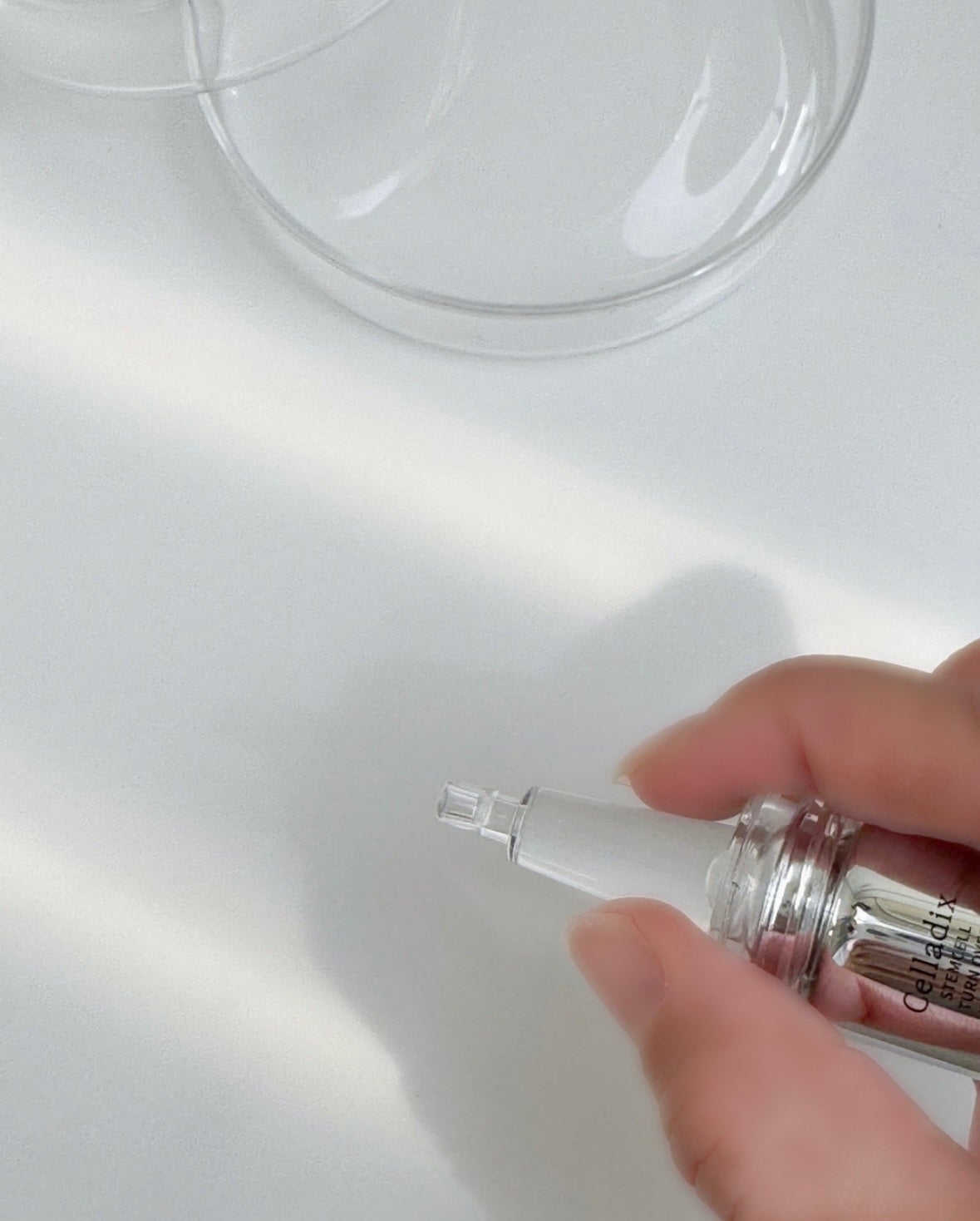 amy on LIPS 「celladixステムセルターンオーバーケラダムアンプル🤍..」(3枚目)