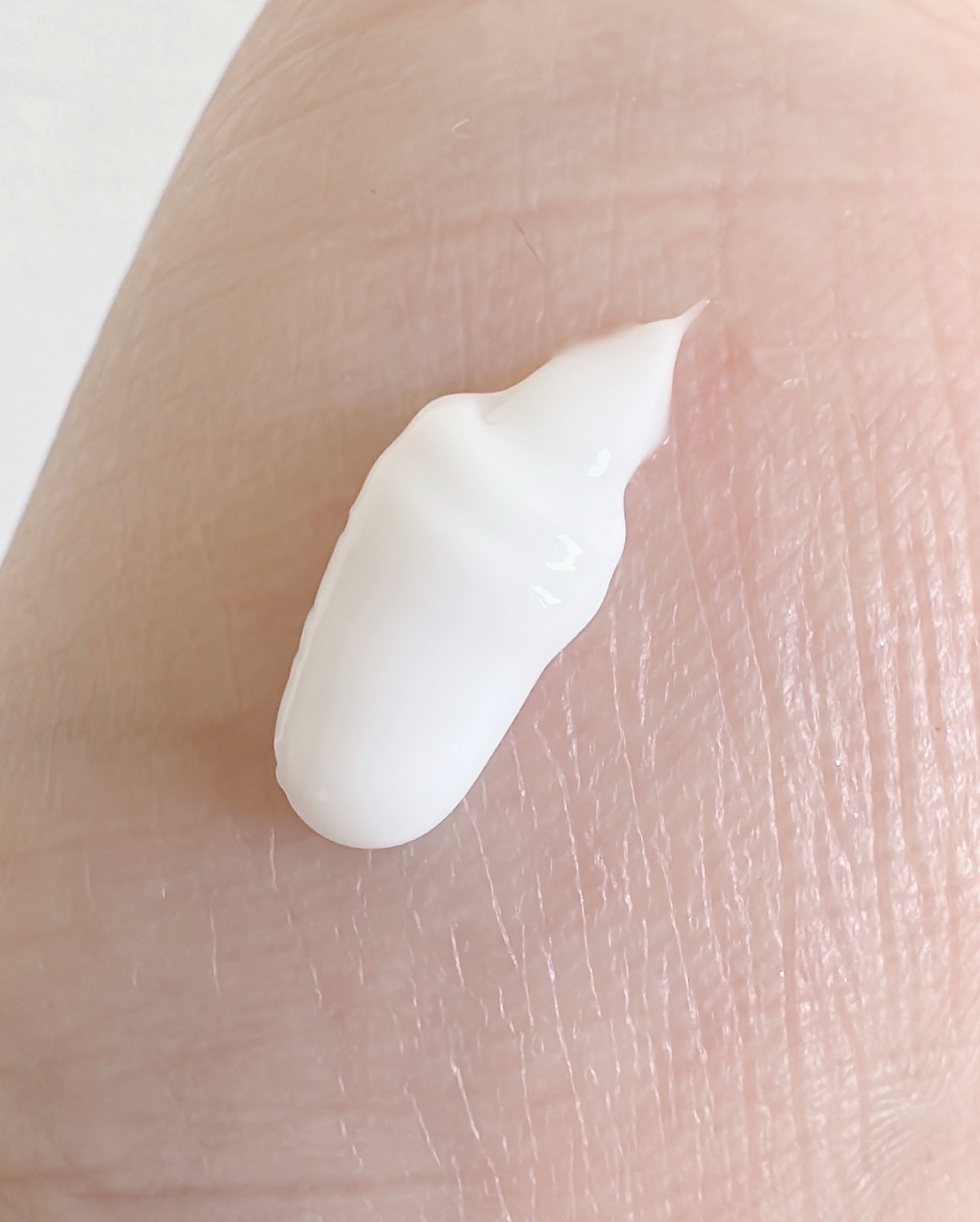 パフューマリー ハンド＆ネイルクリーム ブルーガーデン 50ml/カミール/ハンドクリームを使ったクチコミ（3枚目）