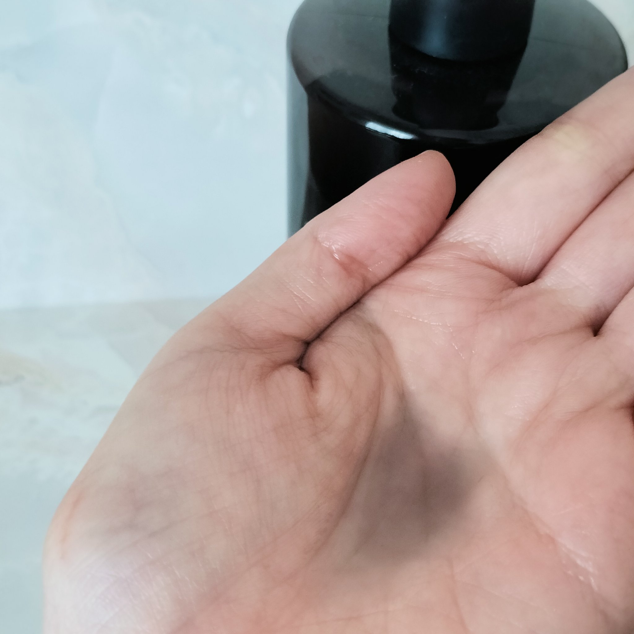 shu uemura ブラック クレンジング オイルのクチコミ「shu uemura　ブラック クレンジング オイル　450ml

メイクしていない男性の洗顔.....」（3枚目）