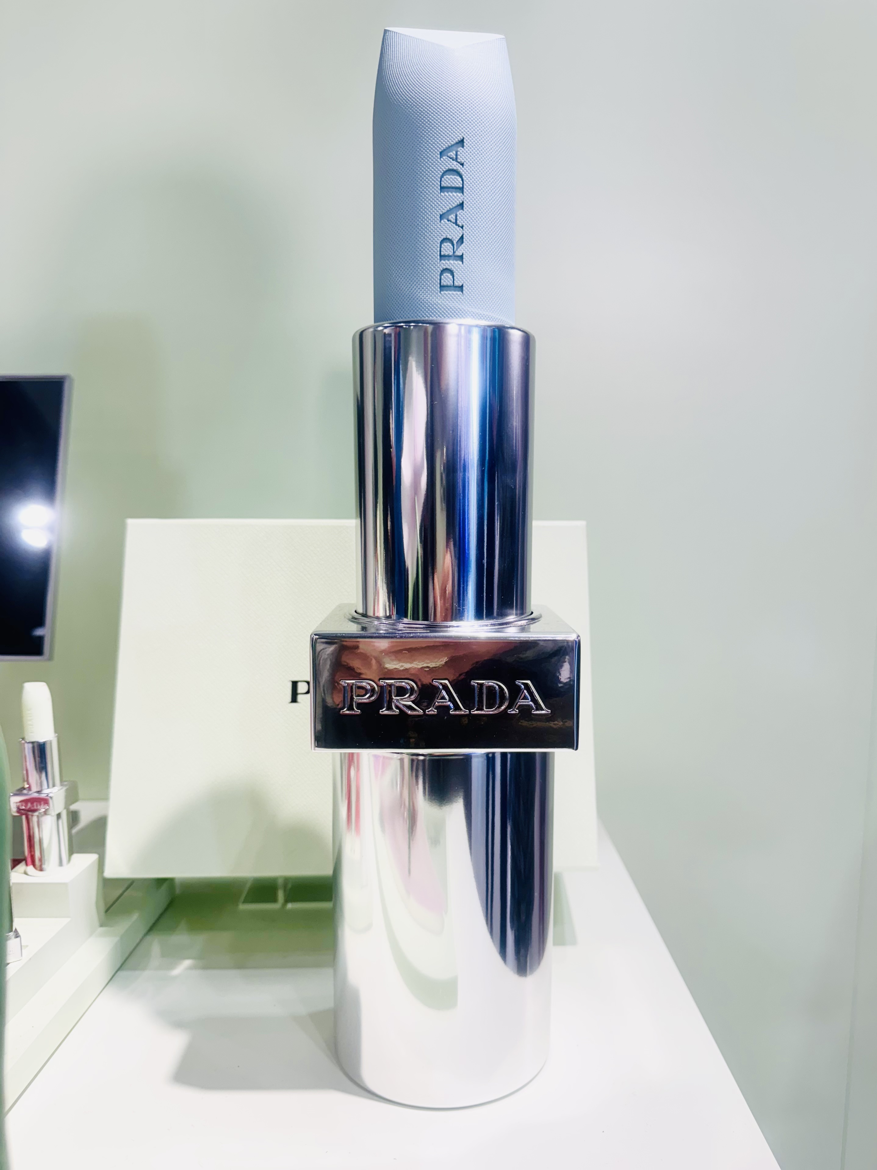 リップ バーム オプティマイジング ケア/PRADA BEAUTY/リップバームを使ったクチコミ（2枚目）