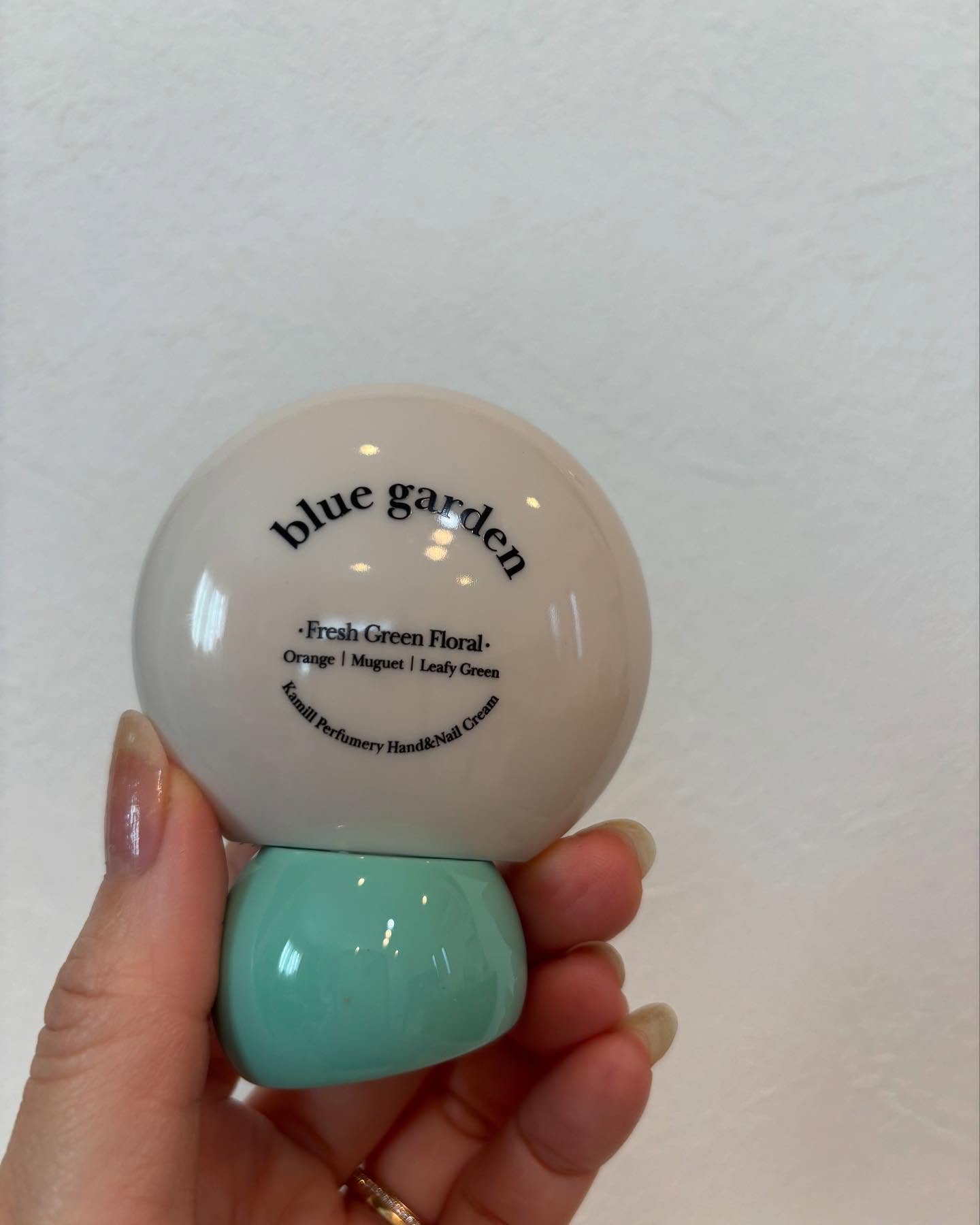 パフューマリー ハンド＆ネイルクリーム チャーミングフラート 50ml/カミール/ハンドクリームを使ったクチコミ（2枚目）