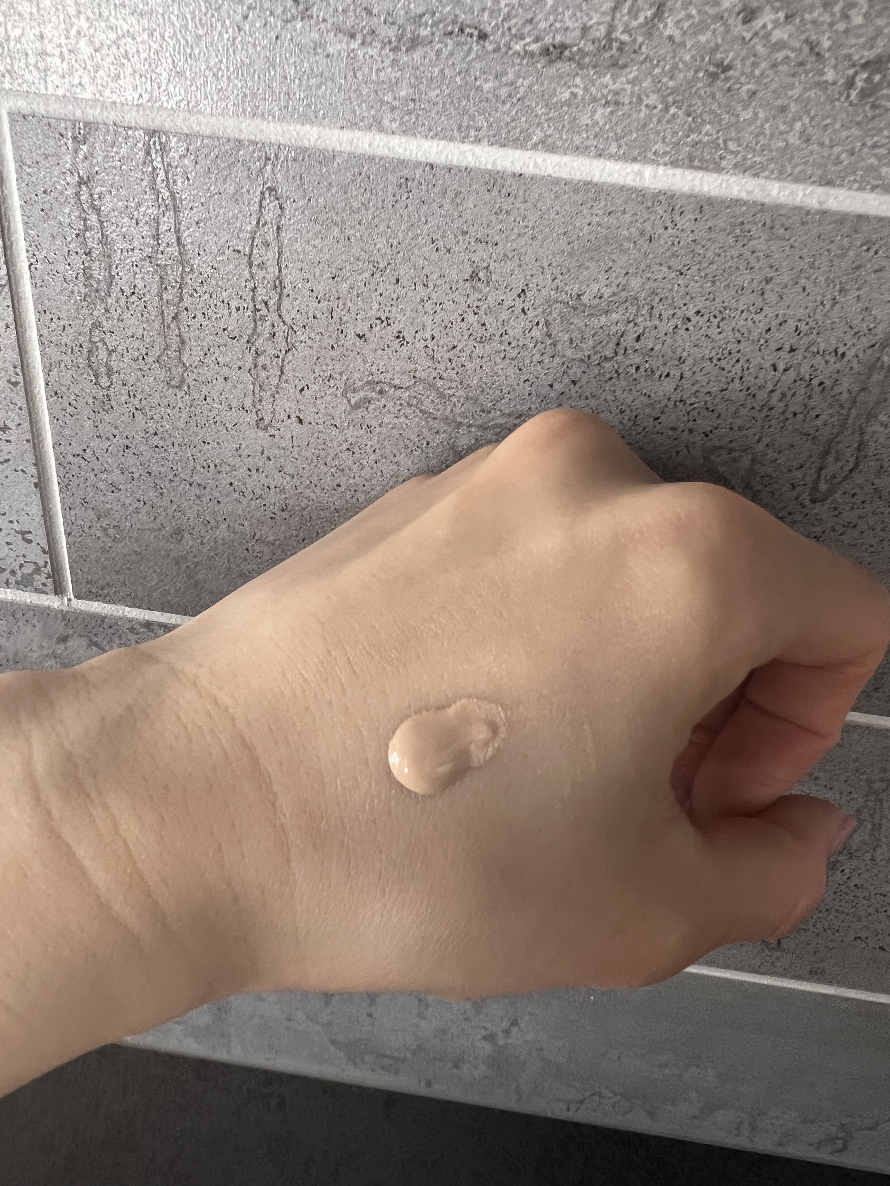 ディオールスキン フォーエヴァー グロウ ヴェール /Dior/化粧下地を使ったクチコミ（2枚目）