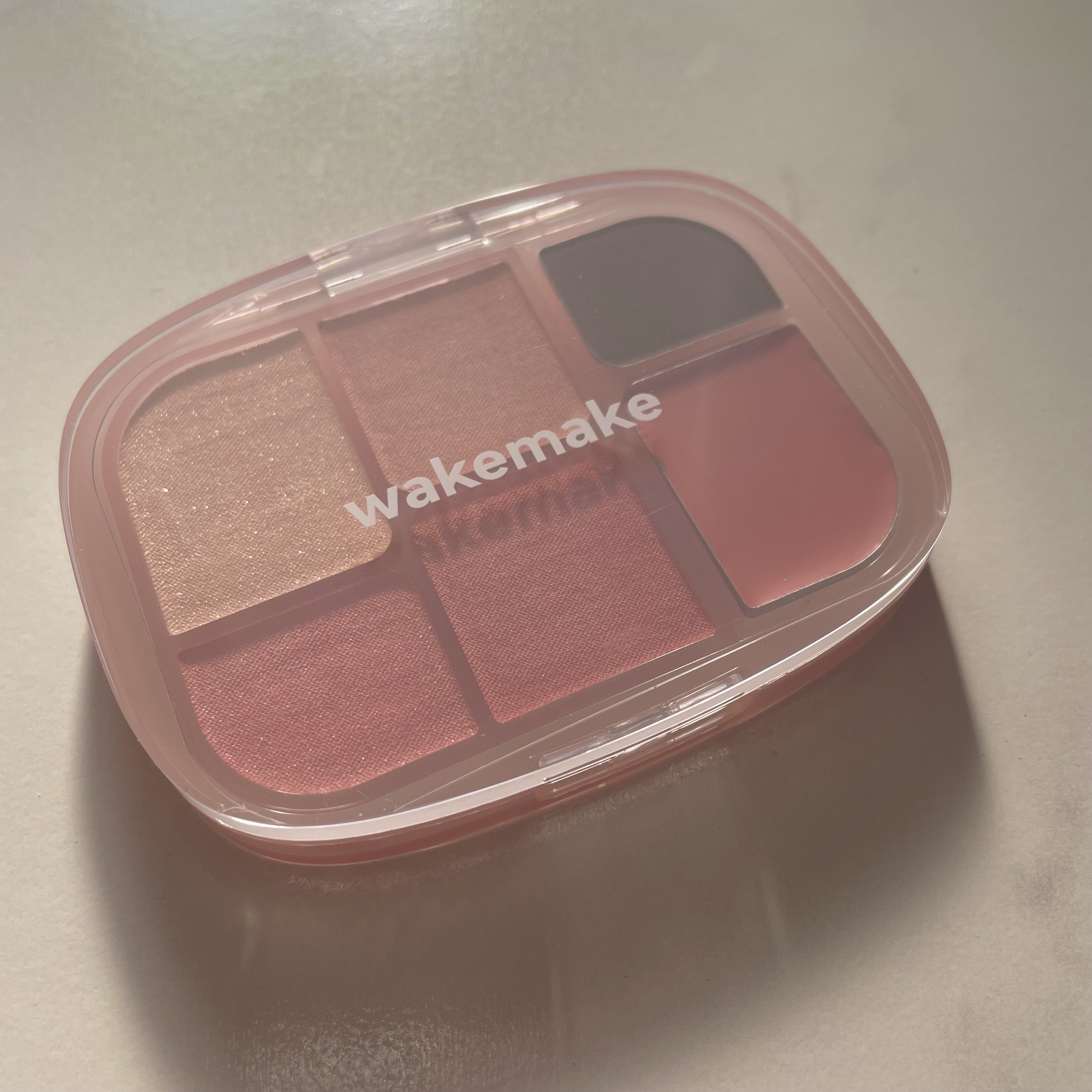 ソフトシアーマルチパレット/wakemake/アイシャドウパレットを使ったクチコミ（2枚目）