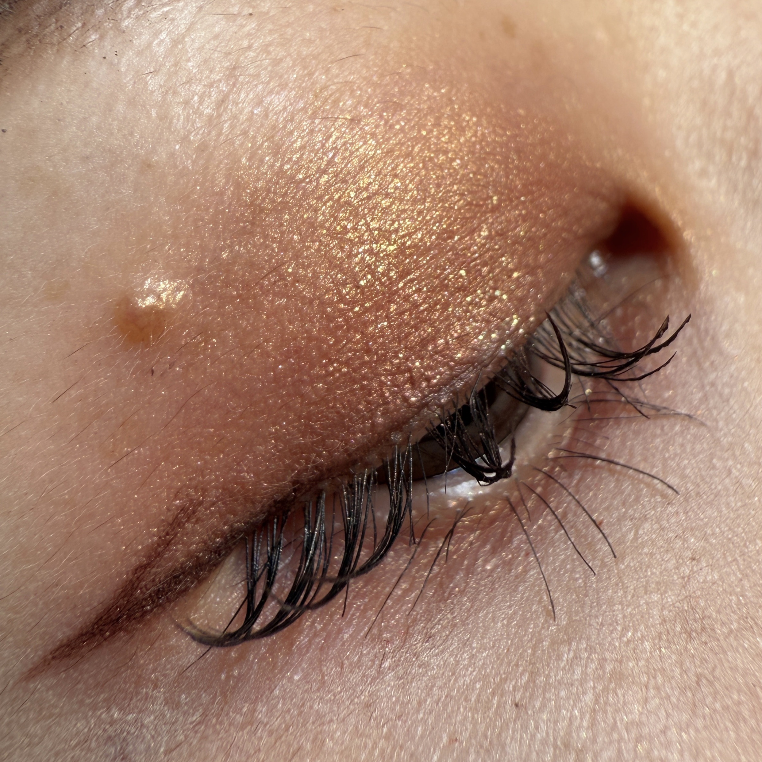 ダズルシャドウ/M・A・C/単色アイシャドウを使ったクチコミ（3枚目）