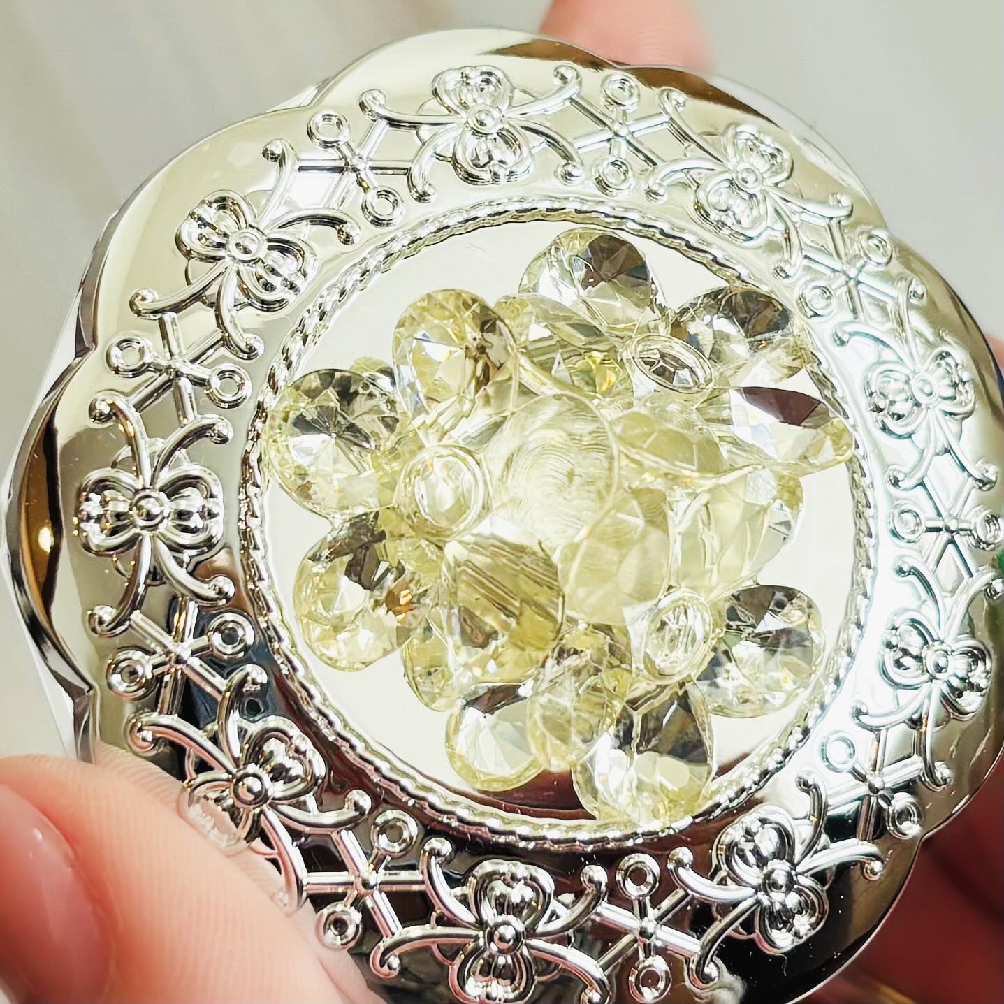 ジルスチュアート クリスタルブルーム ペタルクチュールアイズ デュオ/JILL STUART/アイシャドウパレットを使ったクチコミ（3枚目）