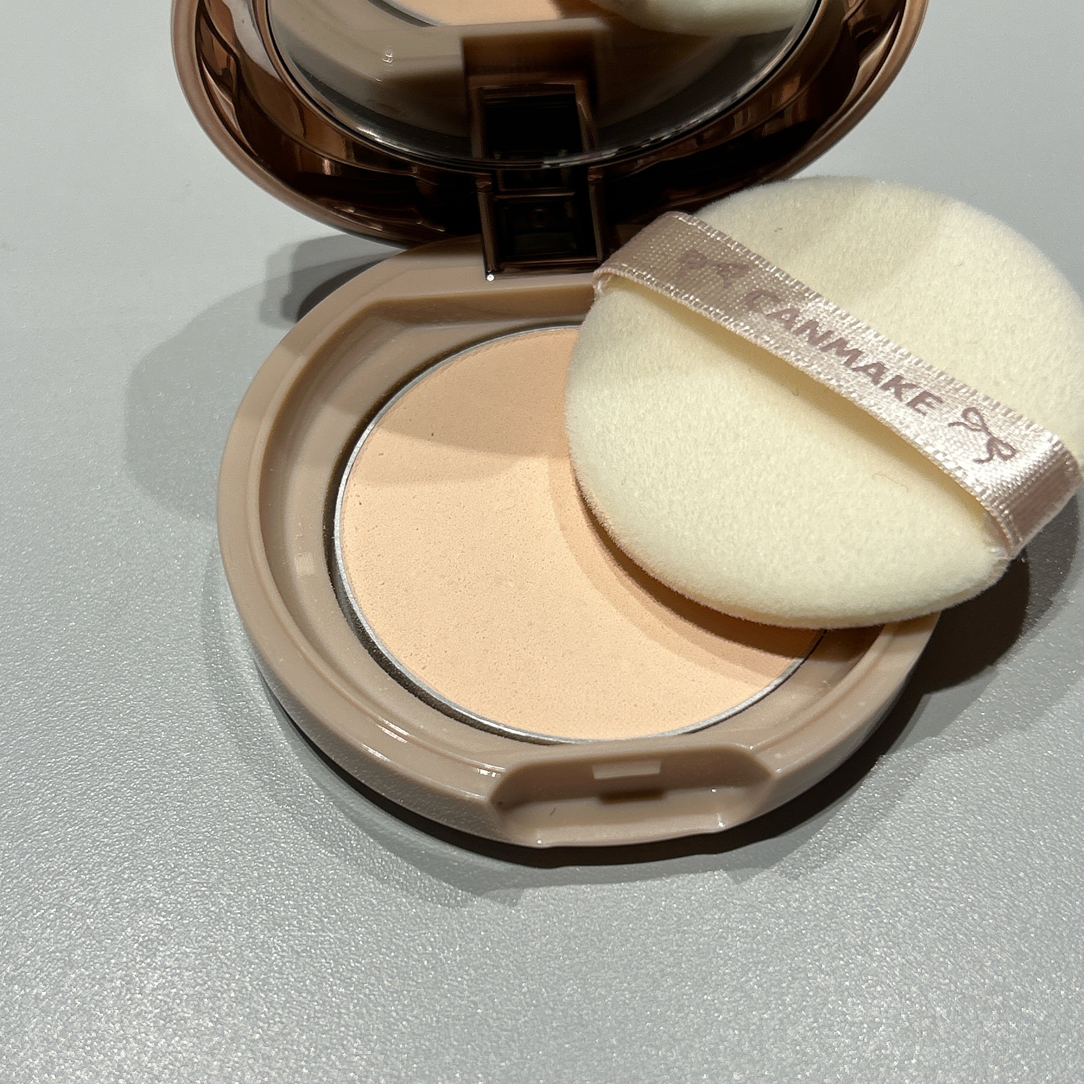 マシュマロフィニッシュパウダー mini ML マットライトオークル/キャンメイク/フェイスパウダーを使ったクチコミ（2枚目）