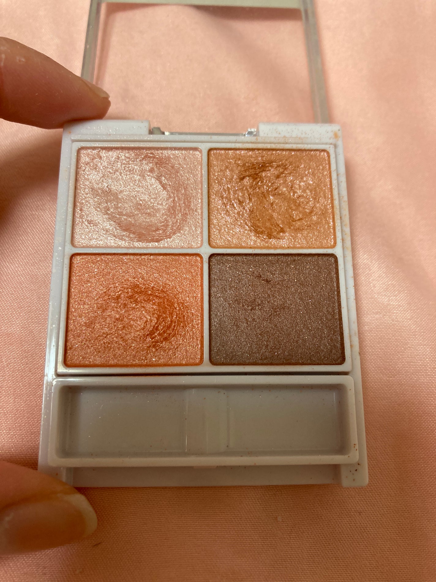 シルキースフレアイズ/キャンメイク/アイシャドウパレットを使ったクチコミ(2枚目)