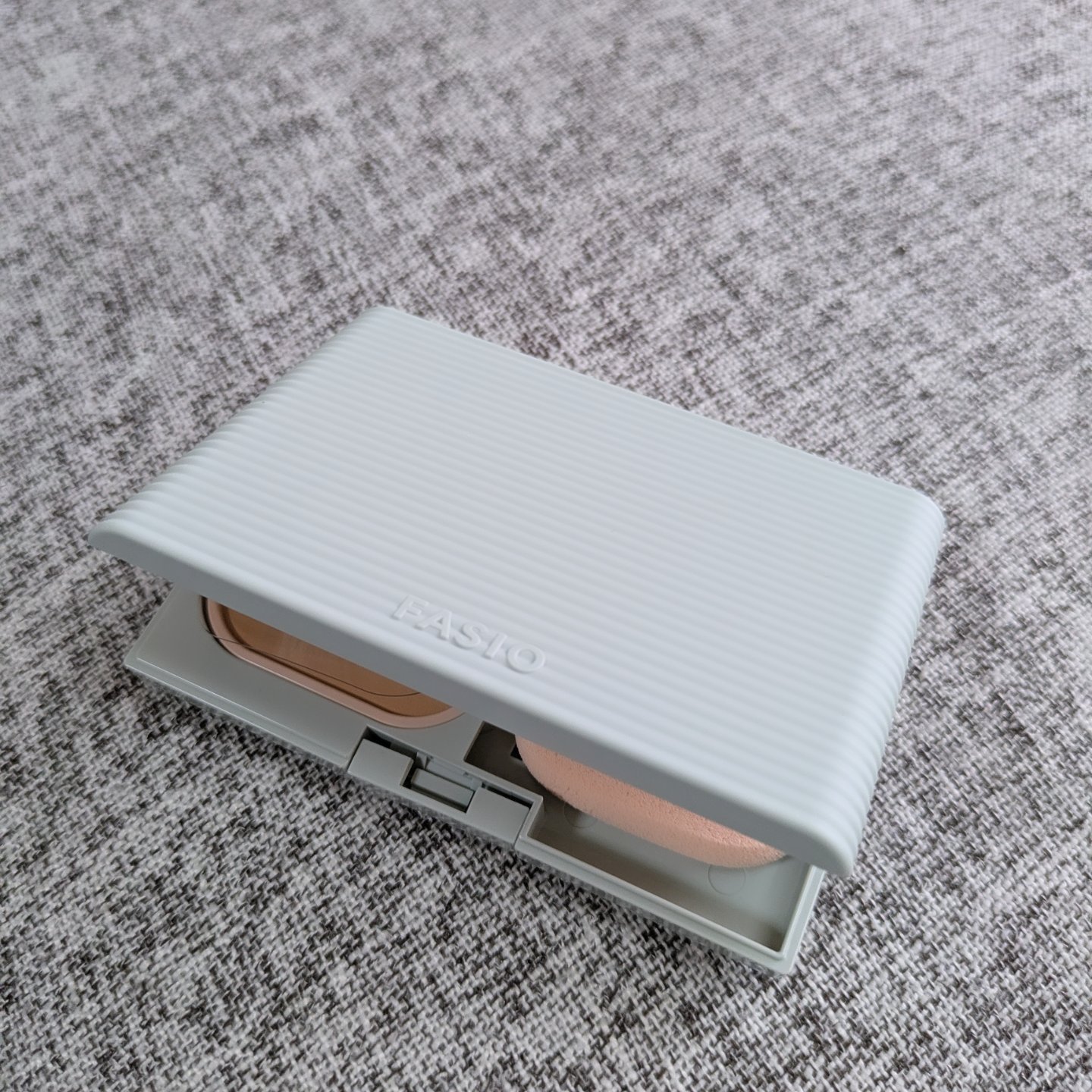 エアリーステイ パウダーファンデーション 415 ヘルシーオークル〈限定キット〉/FASIO/パウダーファンデーションを使ったクチコミ（1枚目）