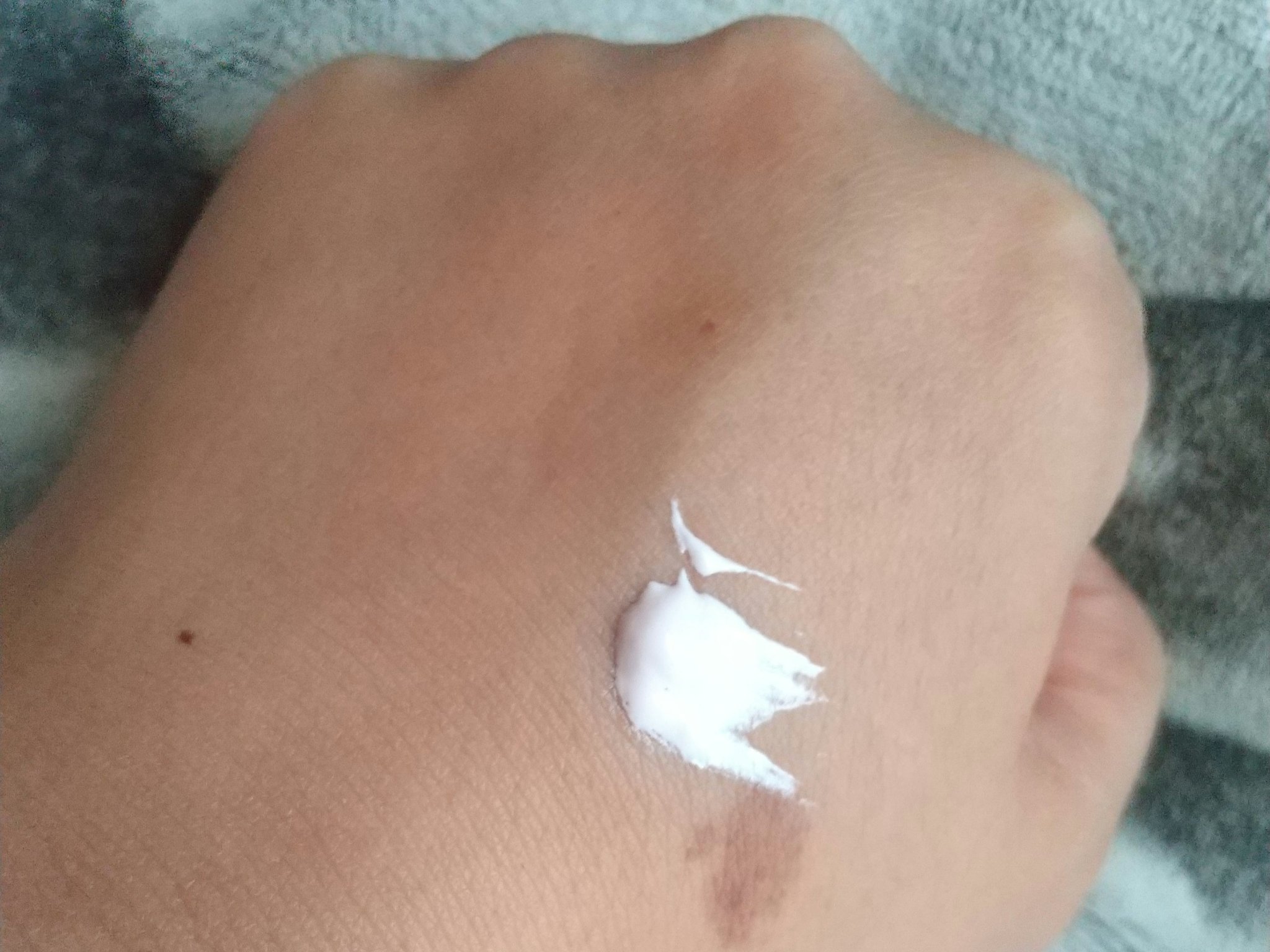 ブライトニングUV ジェル N/アネッサ/化粧下地を使ったクチコミ（3枚目）