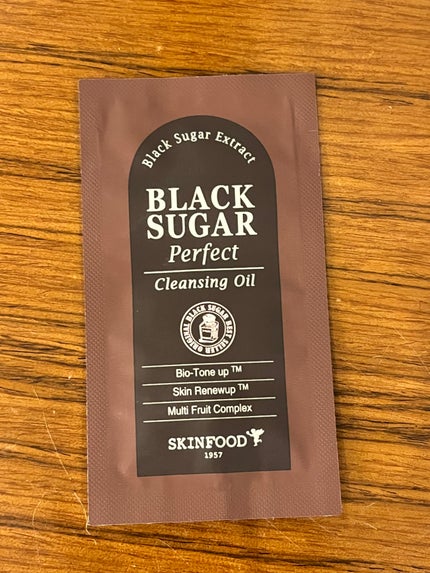 ブラックシュガー パーフェクト クレンジングオイル/SKINFOOD/オイルクレンジングを使ったクチコミ(1枚目)