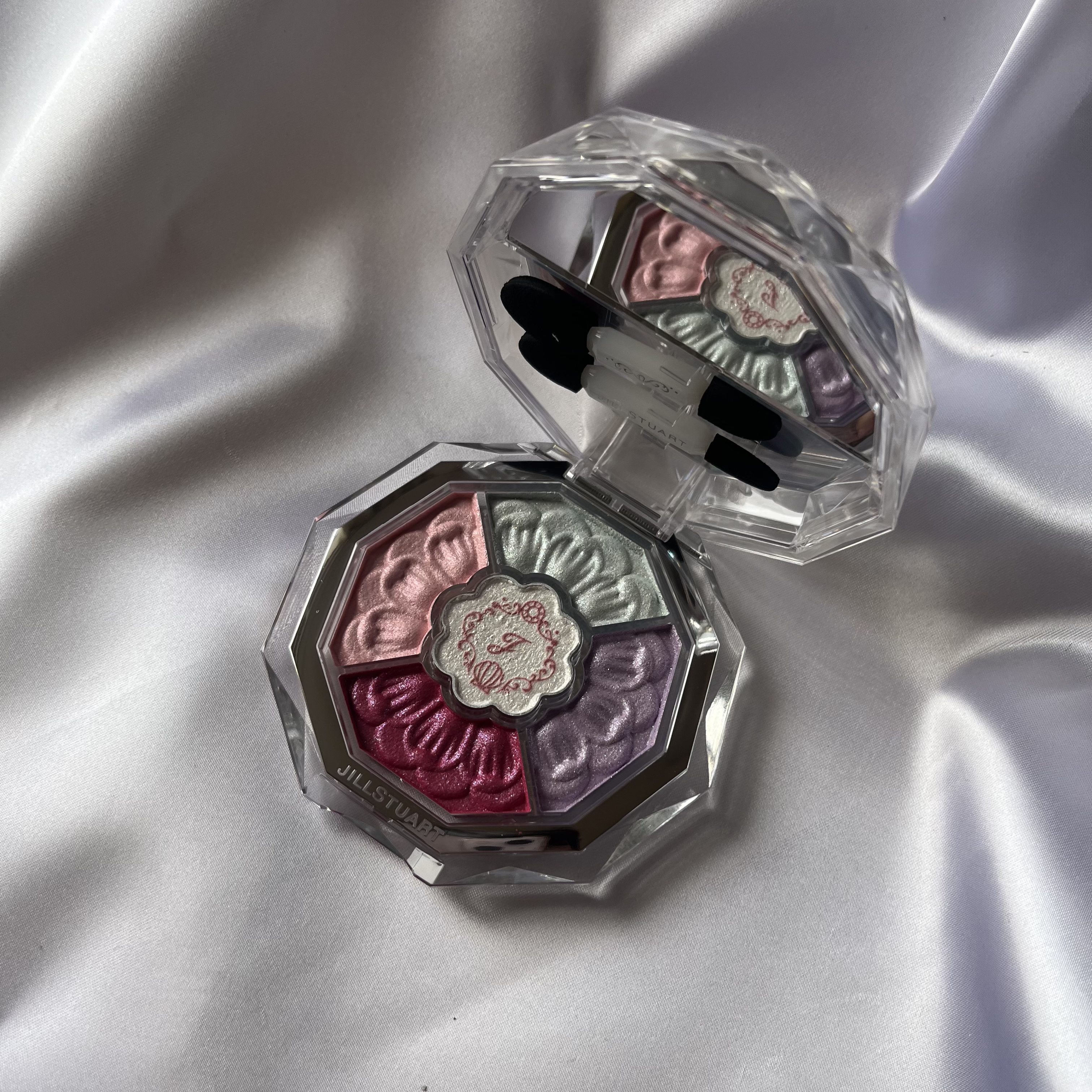 ジルスチュアート ブルームクチュール アイズ　ジュエルドブーケ/JILL STUART/アイシャドウパレットを使ったクチコミ（2枚目）