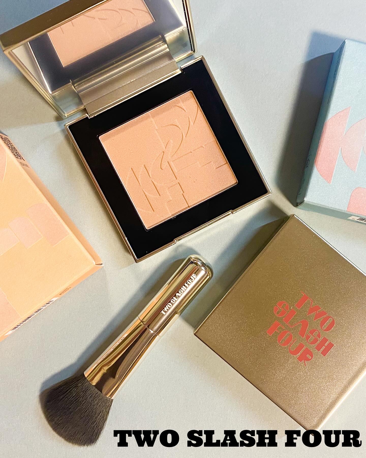 オールオーバーフェイスブラッシュ/TWO SLASH FOUR/パウダーチークを使ったクチコミ（1枚目）