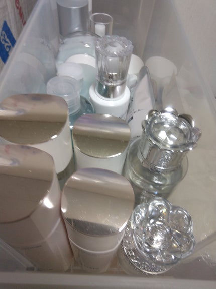 ペロ❤フォロバ100% on LIPS 「✨収納関係少し変えてみた✨〇アルビオンシリーズはいつも使いたい..」(8枚目)