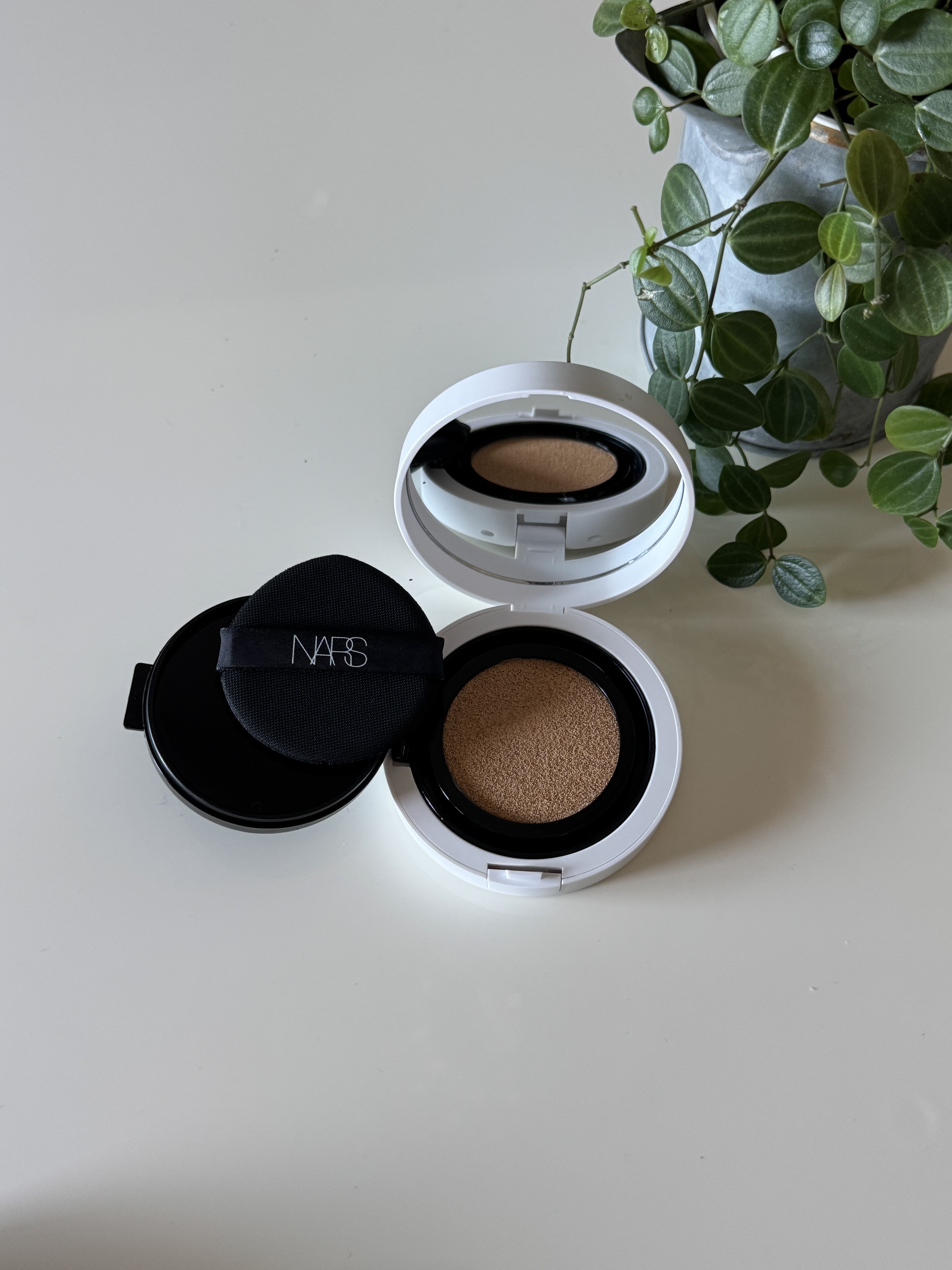 NARS ライトリフレクティング セラムクッション ファンデーション/NARS/クッションファンデーションを使ったクチコミ（1枚目）