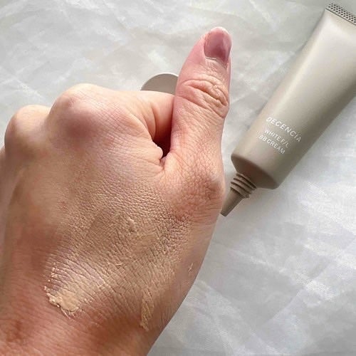 ディセンシア ハイカバーフィット コンシーラー/DECENCIA/リキッドコンシーラーを使ったクチコミ(3枚目)