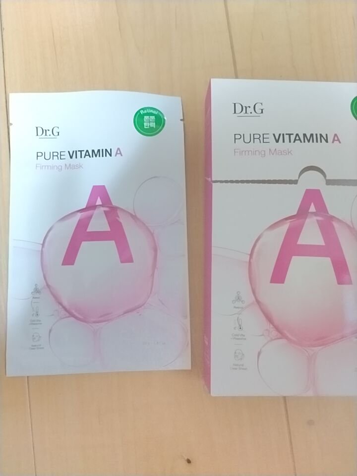 ひったひたのミルクエッセンスは
肌あたりがすごくなめらか
エッセンスはシートにひたひた以上に
たっぷりあるので助かります
首や身体にも手でとって使えるほどです
シートは薄めなんだけれどふっくら柔らか
とても優しい肌触り
ピタッと肌に密着して