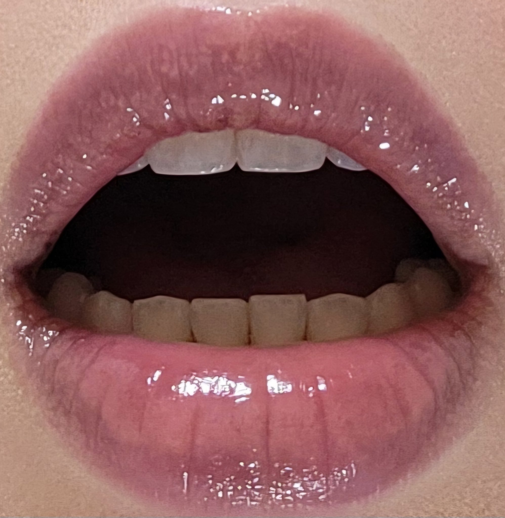 フィー 3Dボリューミンググロス/fwee/リップグロスを使ったクチコミ（1枚目）