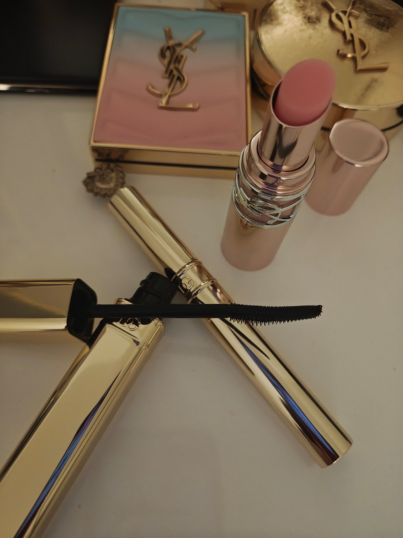 YSLラブシャイン キャンディ グロウ バーム 1B/YVES SAINT LAURENT BEAUTE/口紅を使ったクチコミ（1枚目）