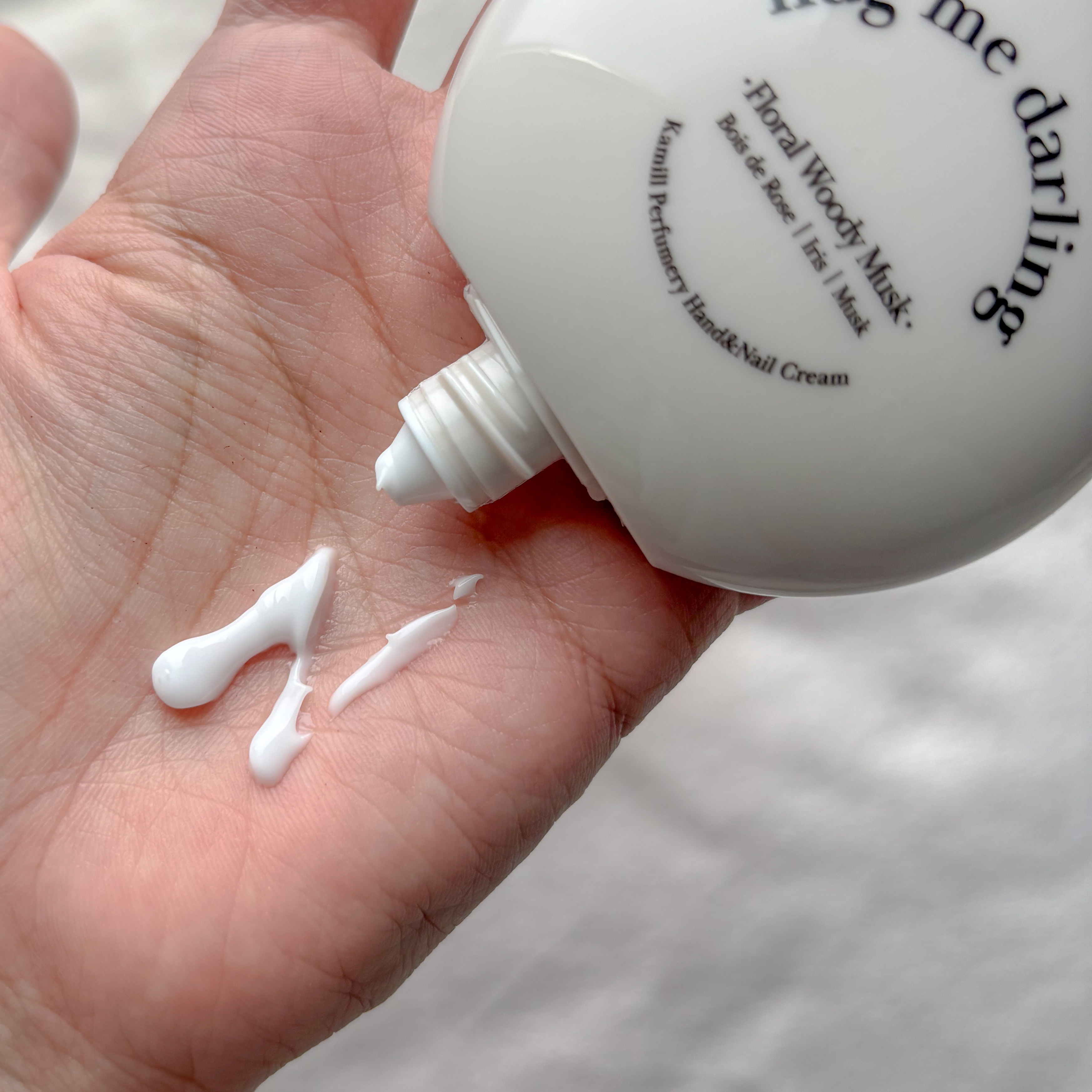 パフューマリー ハンド＆ネイルクリーム ブルーガーデン 50ml/カミール/ハンドクリームを使ったクチコミ（2枚目）