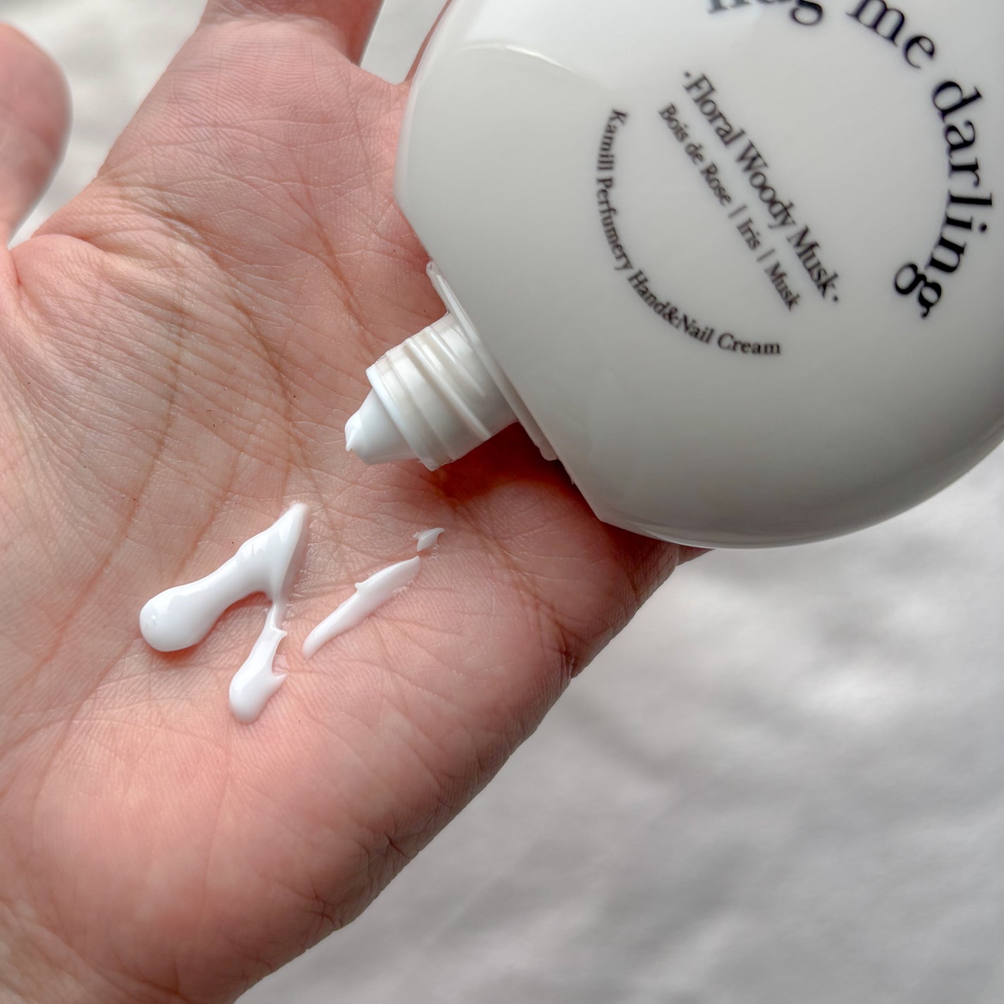 パフューマリー ハンド&ネイルクリーム ハグミーダーリン 50ml/カミール/ハンドクリームを使ったクチコミ(2枚目)