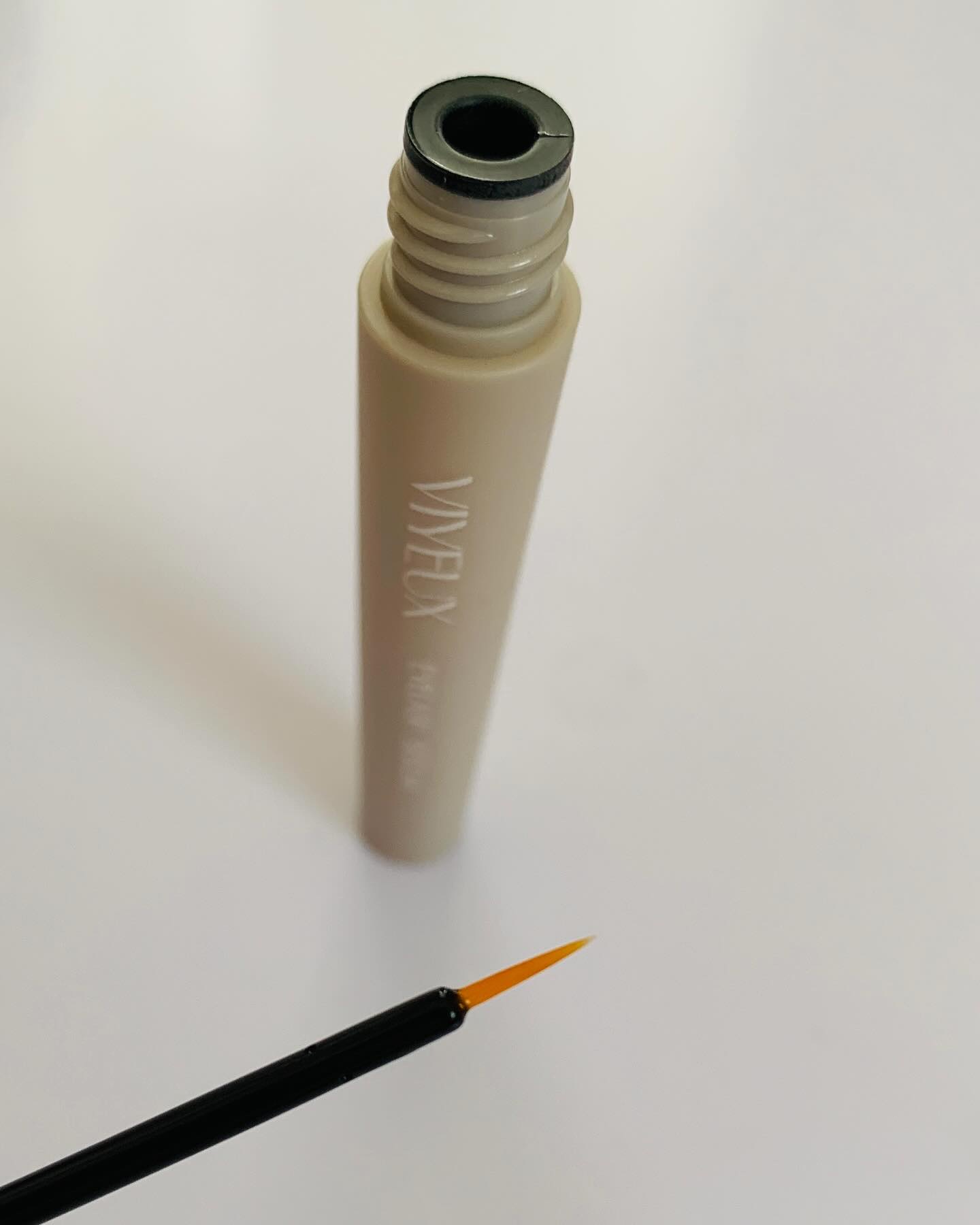 アイラッシュセラム/VIYEUX/まつげ美容液を使ったクチコミ（3枚目）