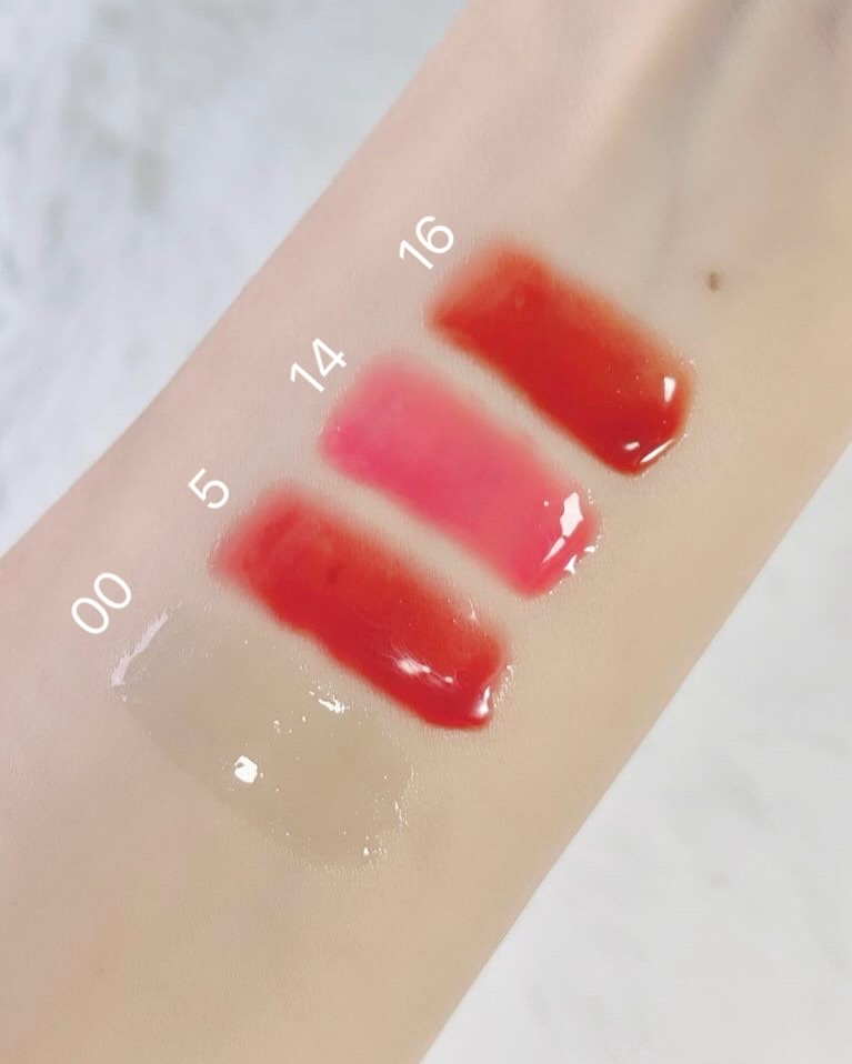 ジューシーベリープランピングリップオイル/TOCOBO/リップグロスを使ったクチコミ（2枚目）