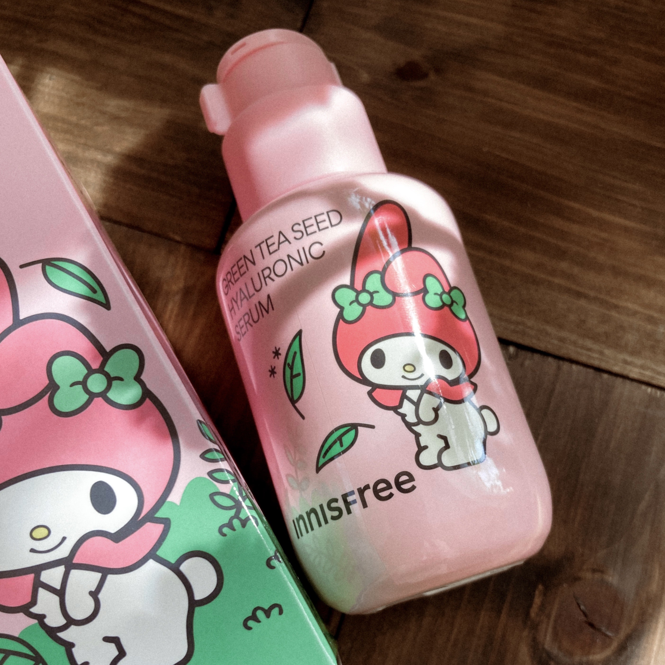 グリーンティーシード ヒアルロン セラム　 マイメロディ限定コラボレーションパッケージ（80ｍL）/innisfree/美容液を使ったクチコミ（2枚目）