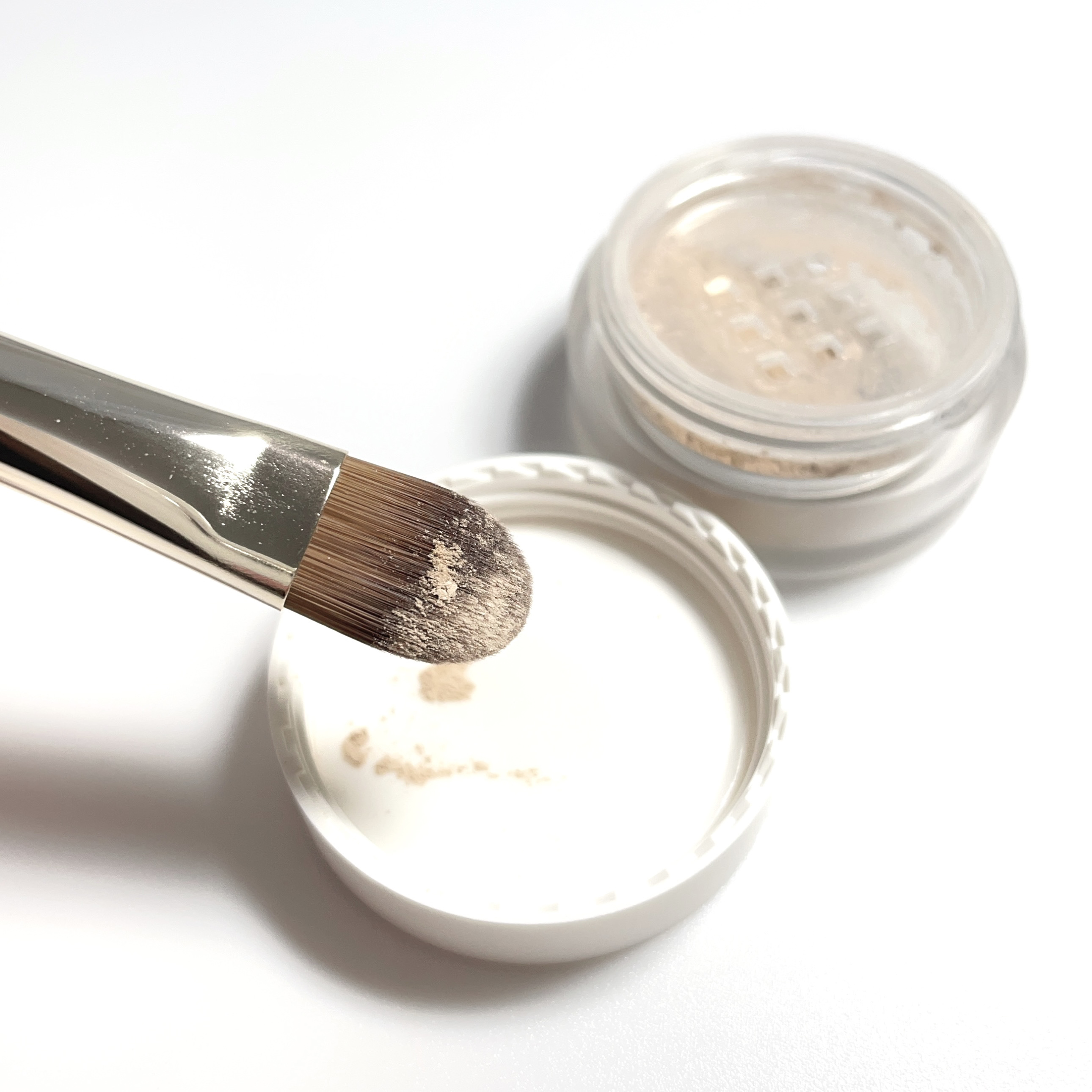 薬用コンシーラー アクネプロテクター/ONLY MINERALS/パウダーコンシーラーを使ったクチコミ（2枚目）