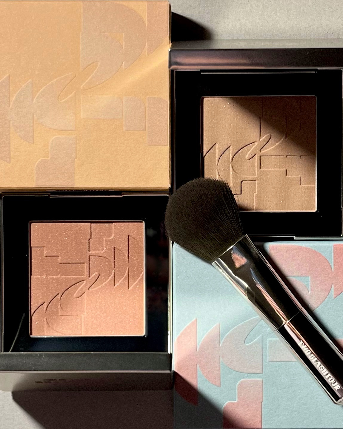 オールオーバーフェイスブラッシュ/TWO SLASH FOUR/パウダーチークを使ったクチコミ（1枚目）