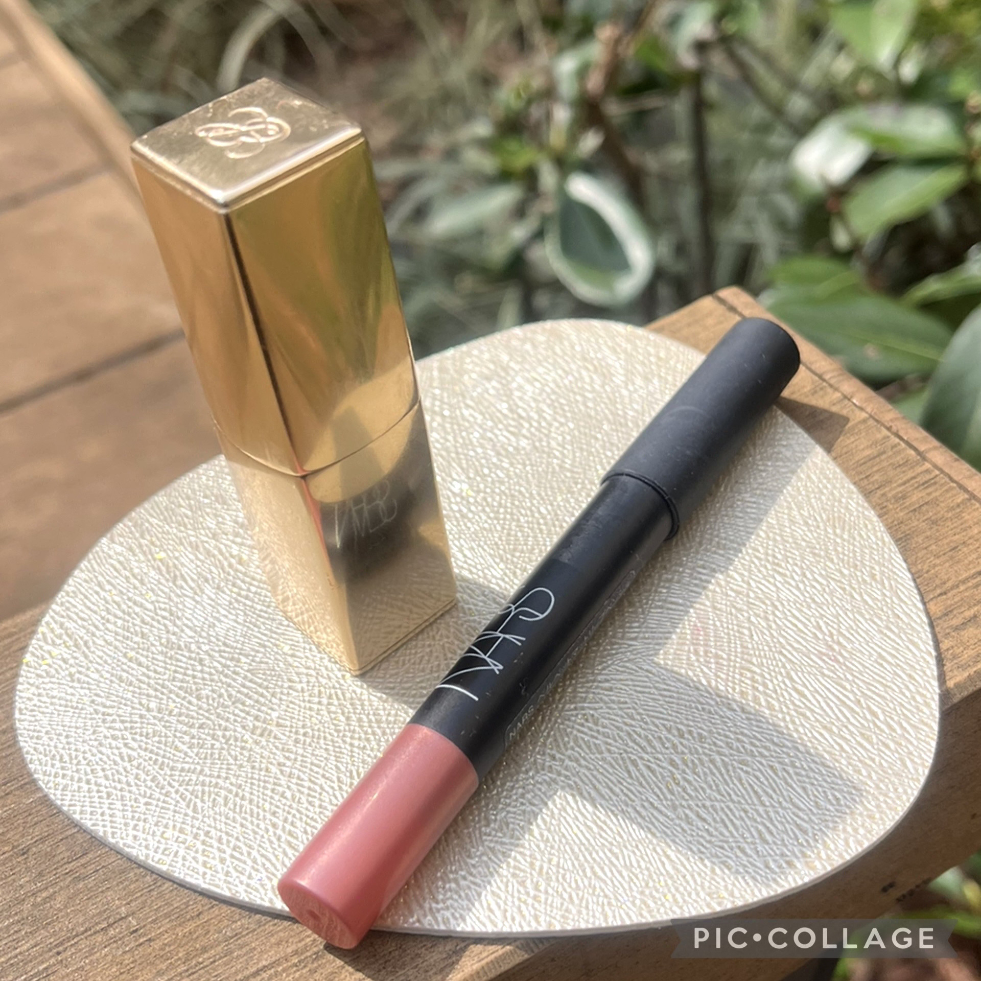 こんにちは！
ご覧頂きありがとうございます♡

⚠️唇のカラー光加減て同じようなカラーなってまってるので🙇‍♀️最後の手のひらのカラーでみるのが⭕️です！


去年？ぐらいに 、とにかく青みピンクのマットからセミマットぐらいの質感のリップ