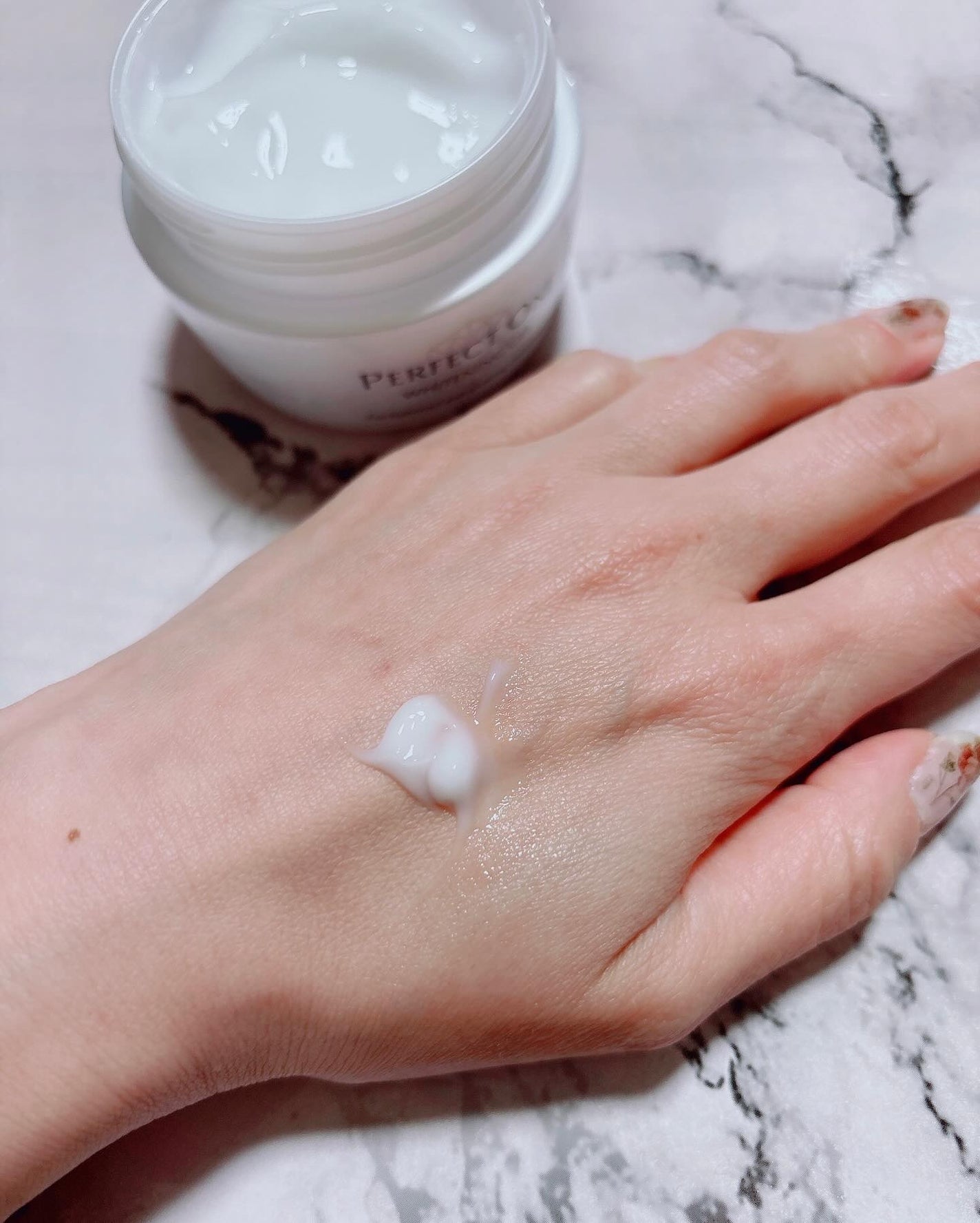 cherry on LIPS 「パーフェクトワンから商品提供いただきました@perfecton..」(4枚目)