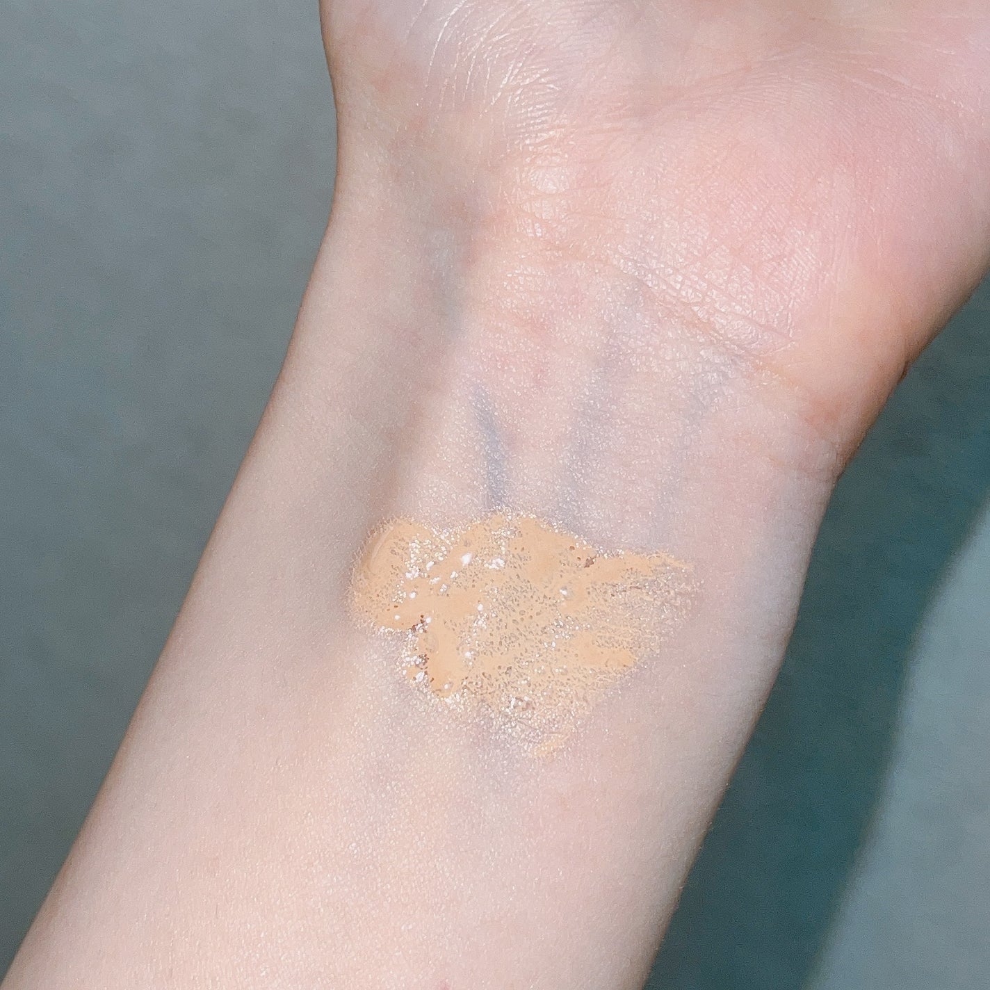 ミネラルリキッドリー ファンデーション SPF22 PA++/MiMC/リキッドファンデーションを使ったクチコミ(2枚目)