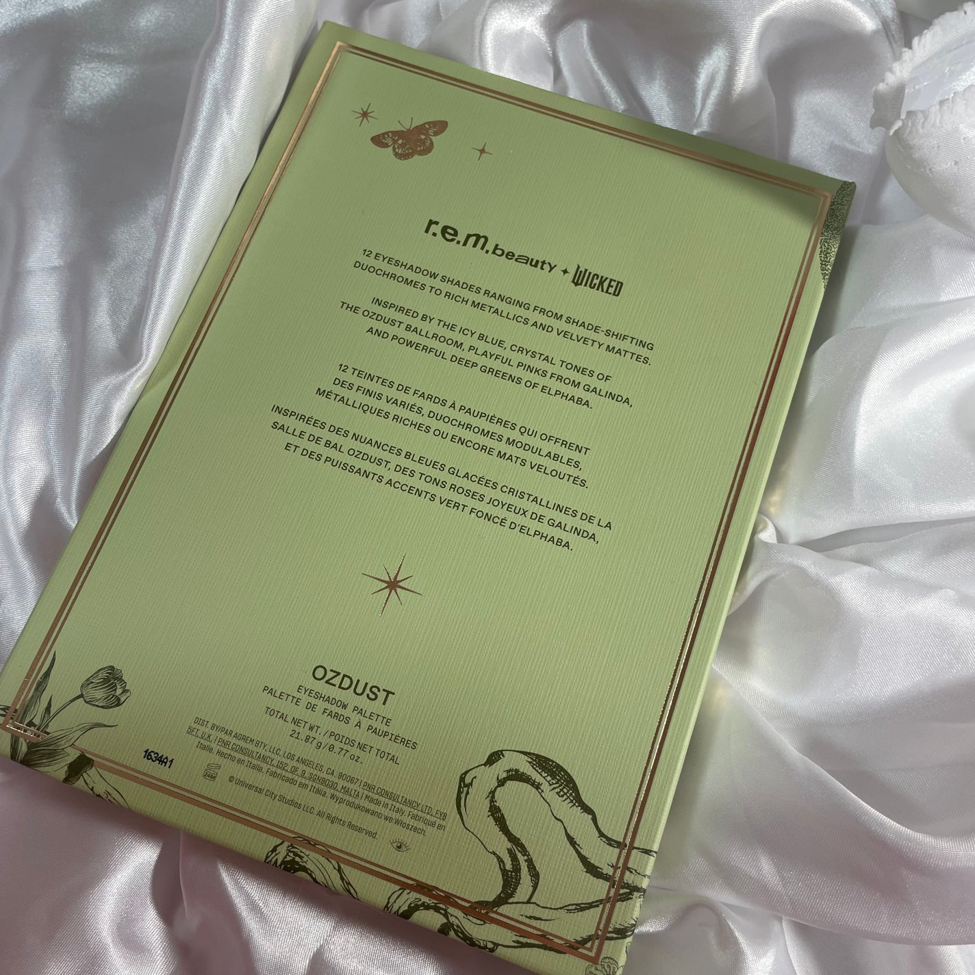 Wicked Ozdust アイシャドウ パレット 12色/r.e.m.beauty/アイシャドウパレットを使ったクチコミ(3枚目)